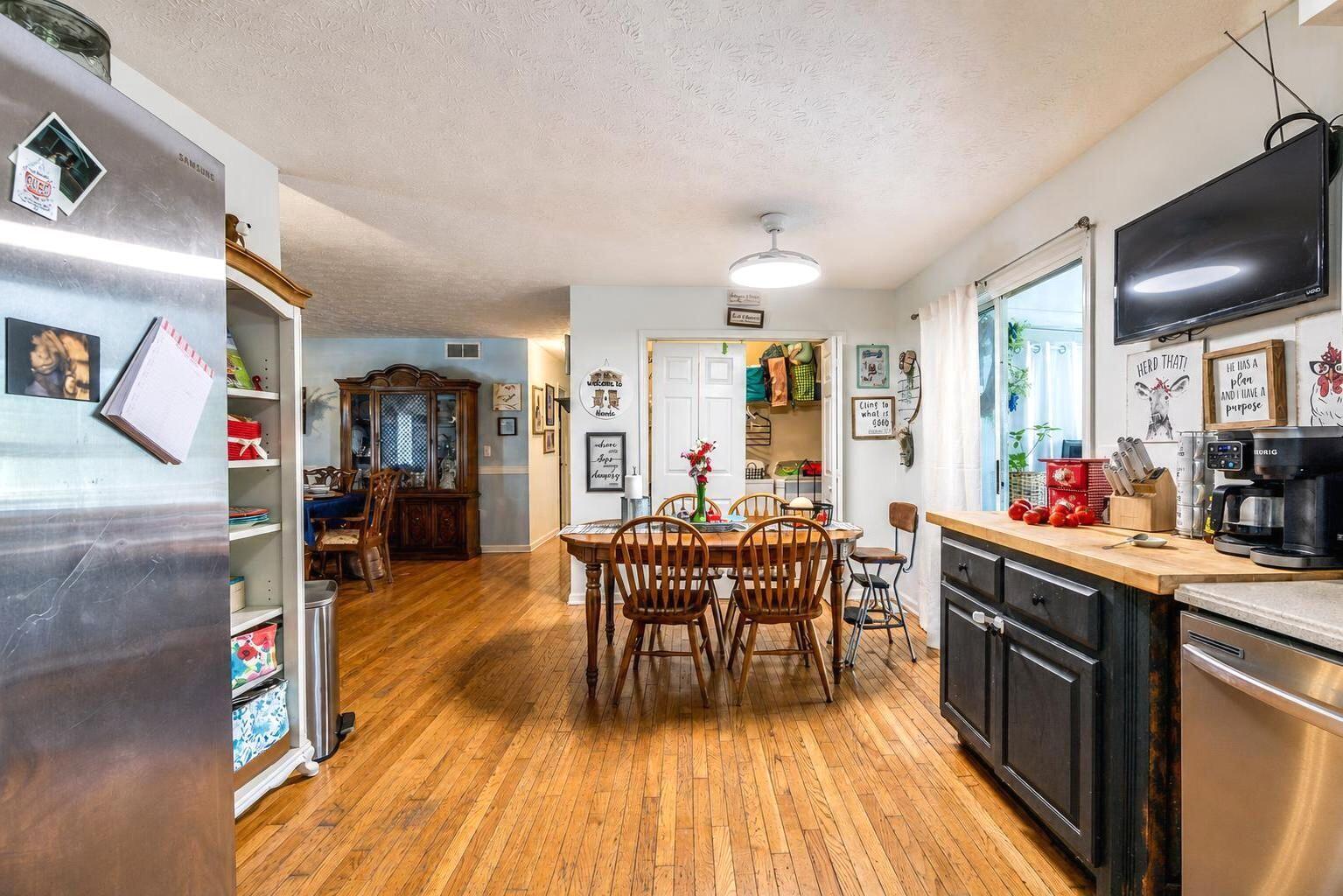 208 Castle Boulevard Property Photo 10