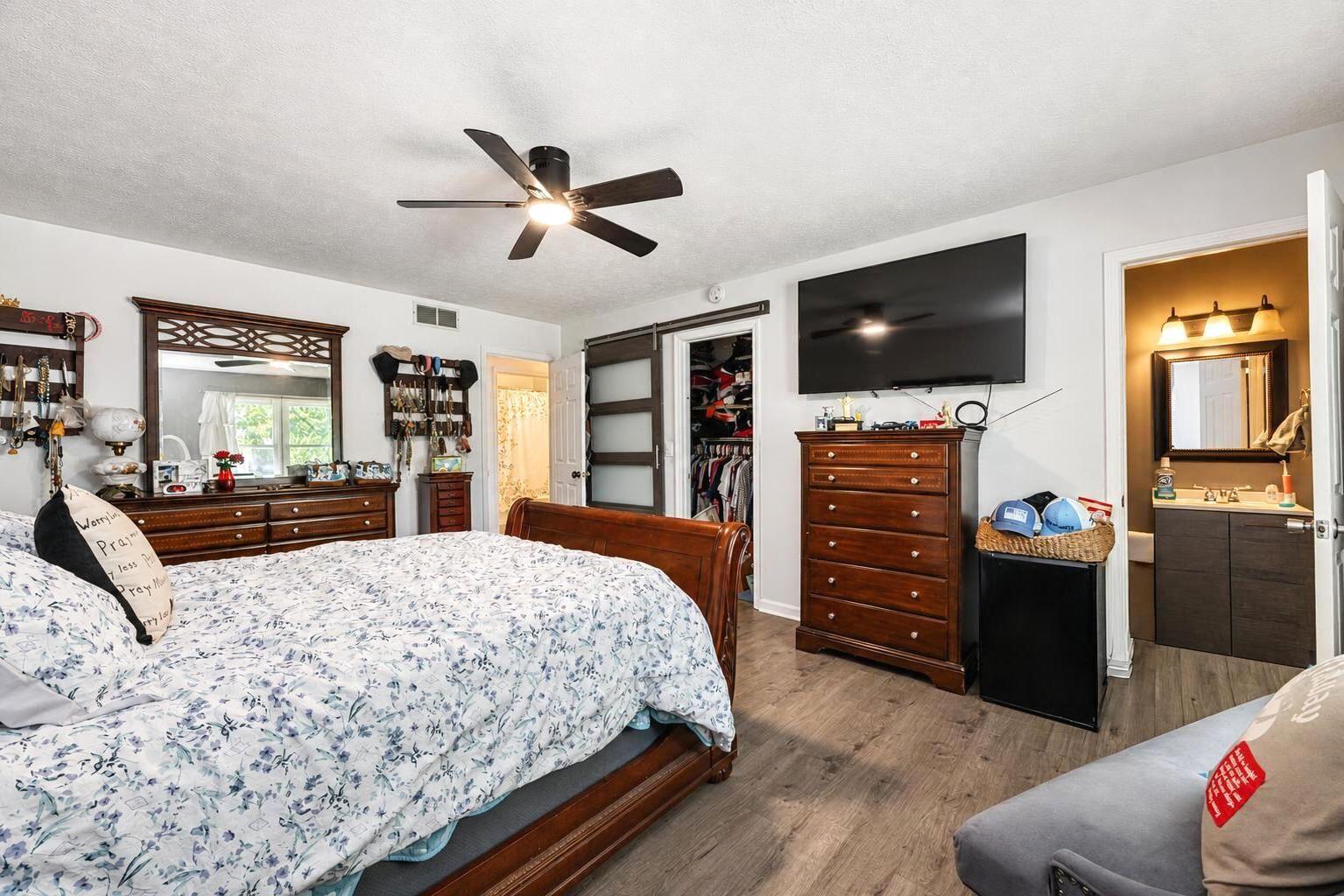 208 Castle Boulevard Property Photo 16