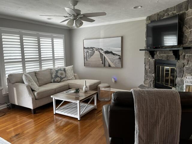 737 Kingston Road Property Photo 6