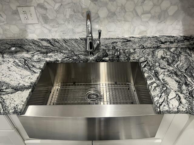 737 Kingston Road Property Photo 12