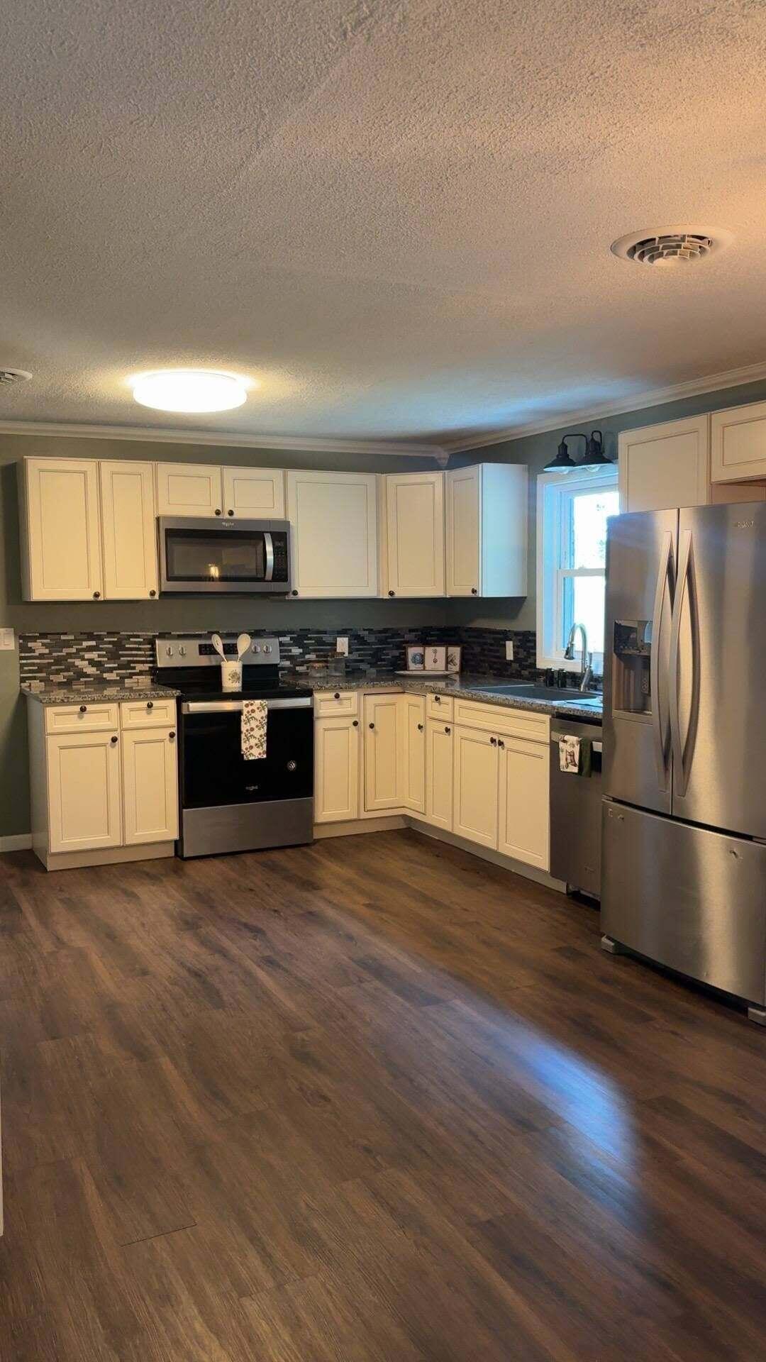 95 Lou Drive Property Photo 5
