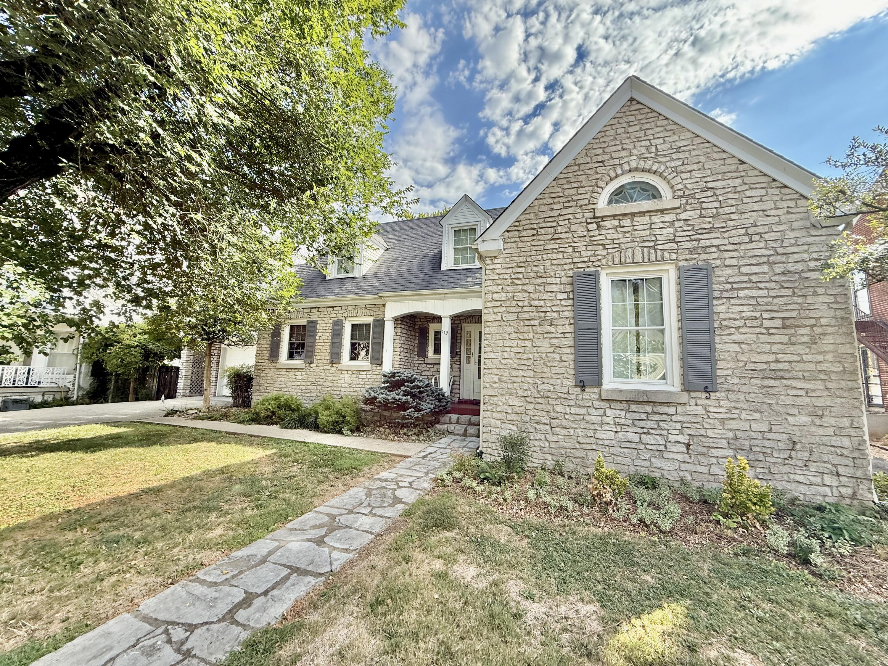 113 College Street Property Photo 1