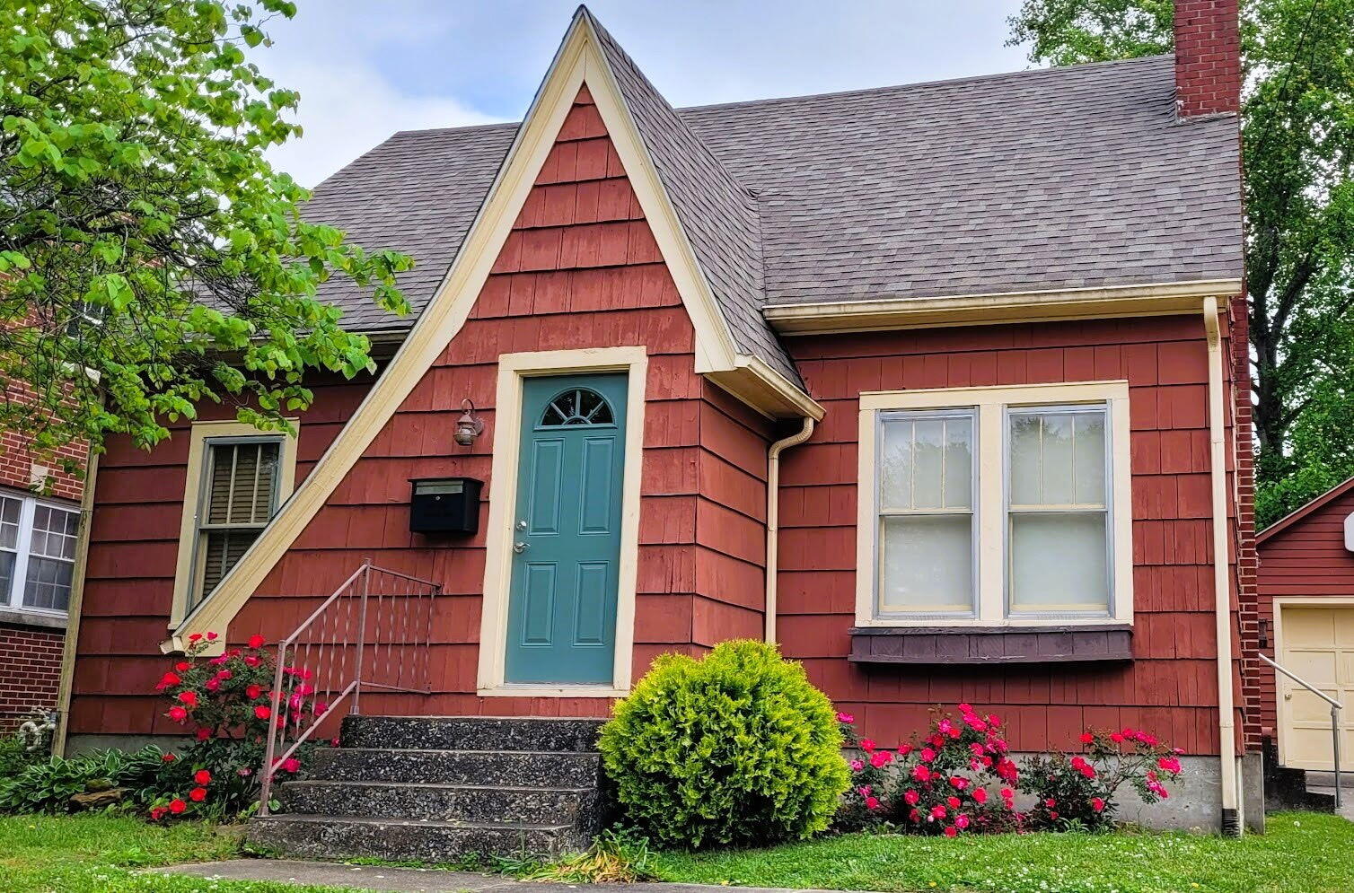306 Lyons Avenue Property Photo 1