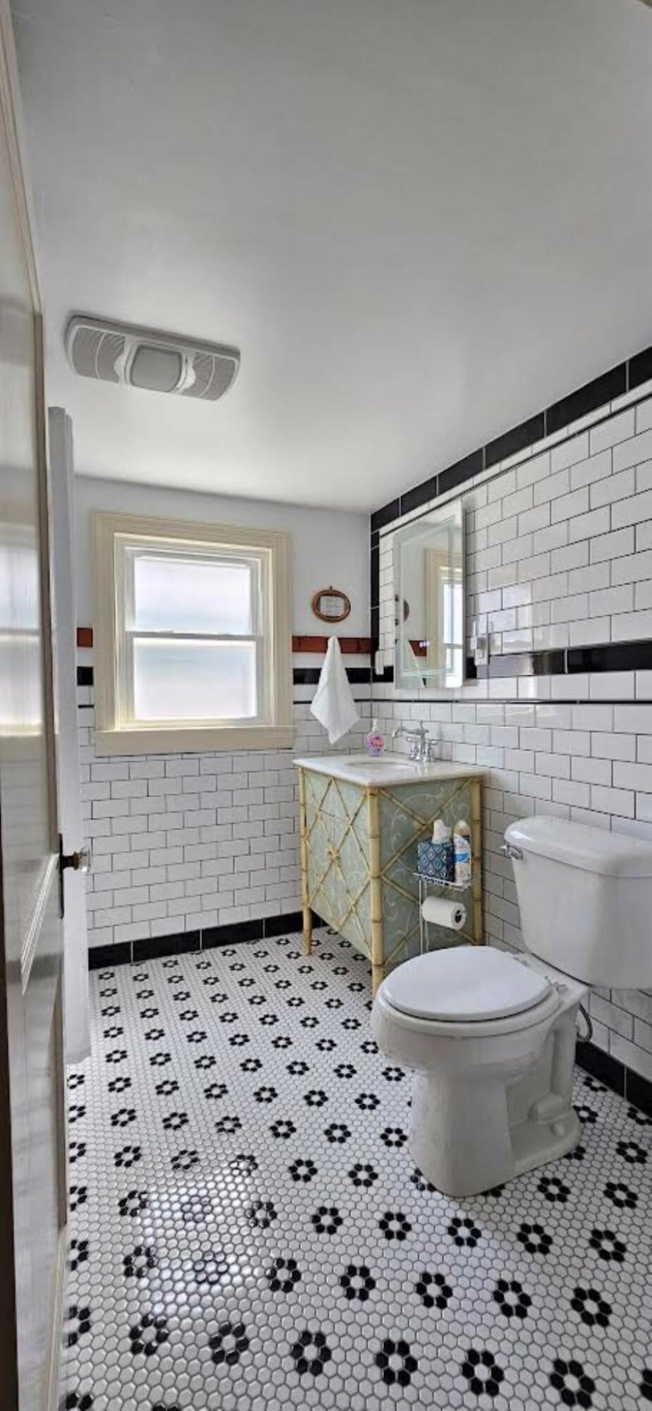 306 Lyons Avenue Property Photo 4