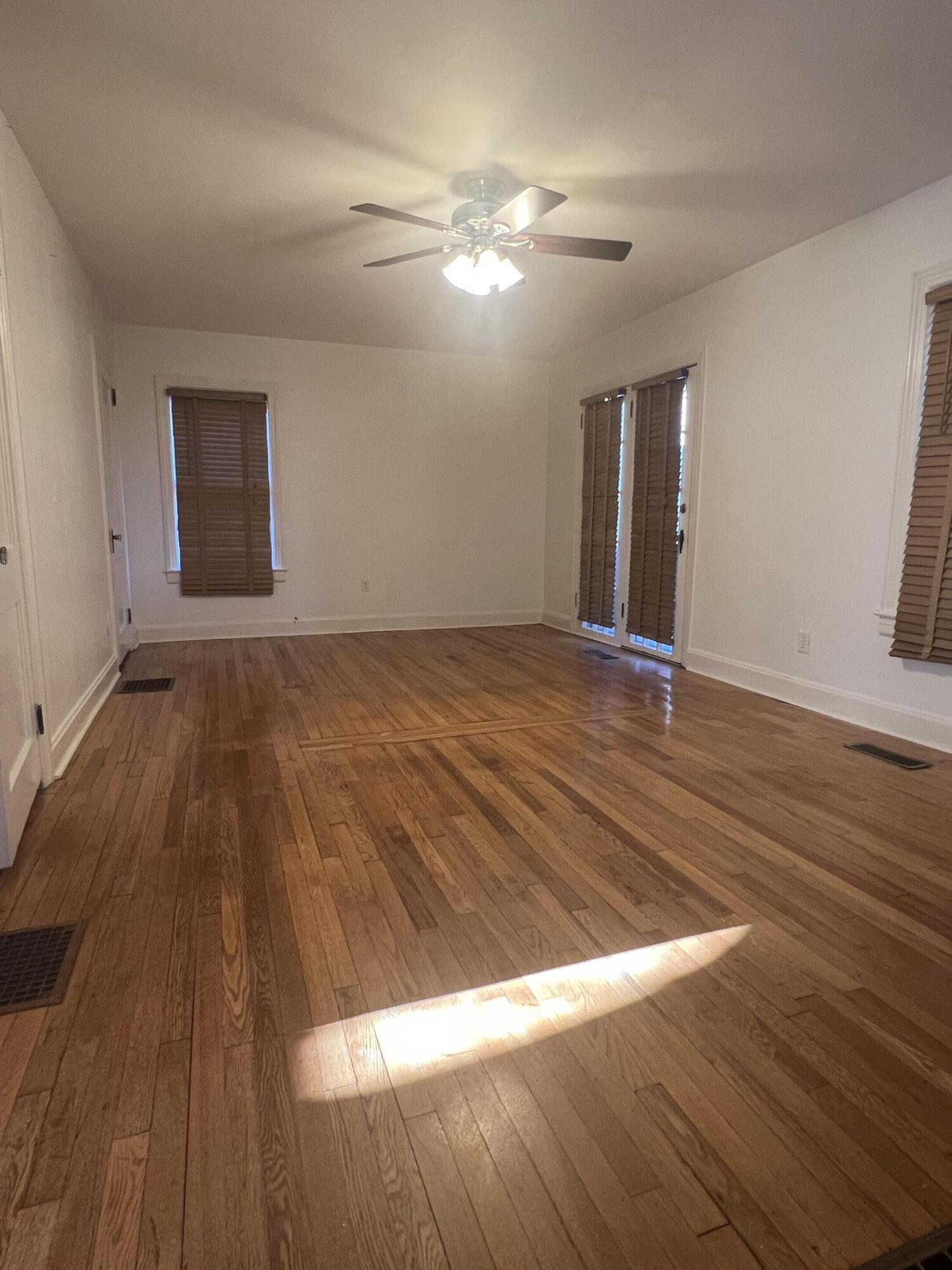 306 Lyons Avenue Property Photo 9
