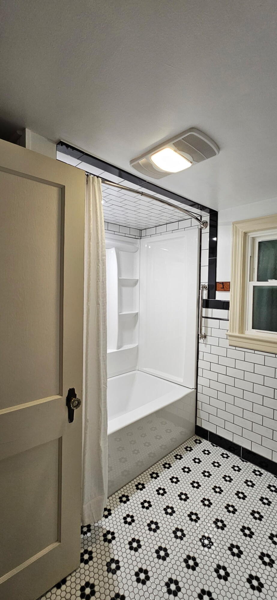 306 Lyons Avenue Property Photo 12