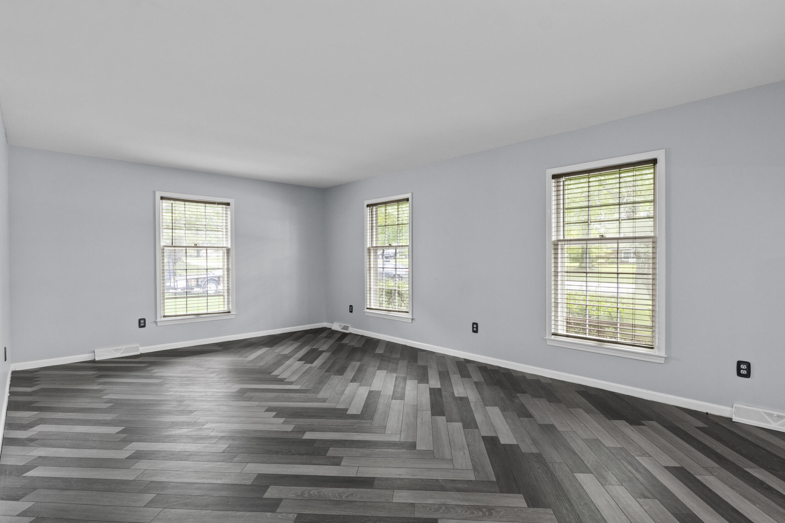 105 Briarwood Road Property Photo 6