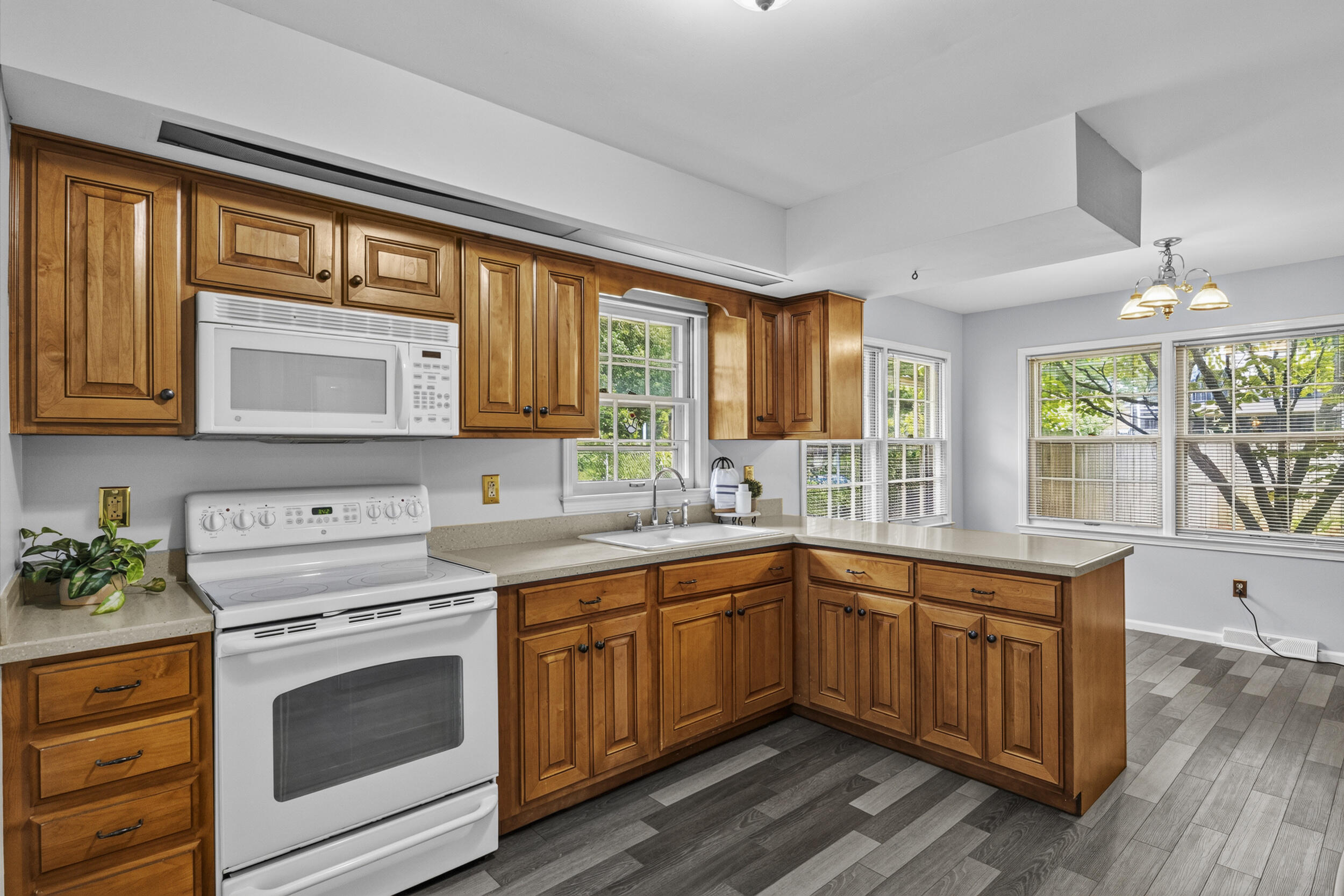 105 Briarwood Road Property Photo 8