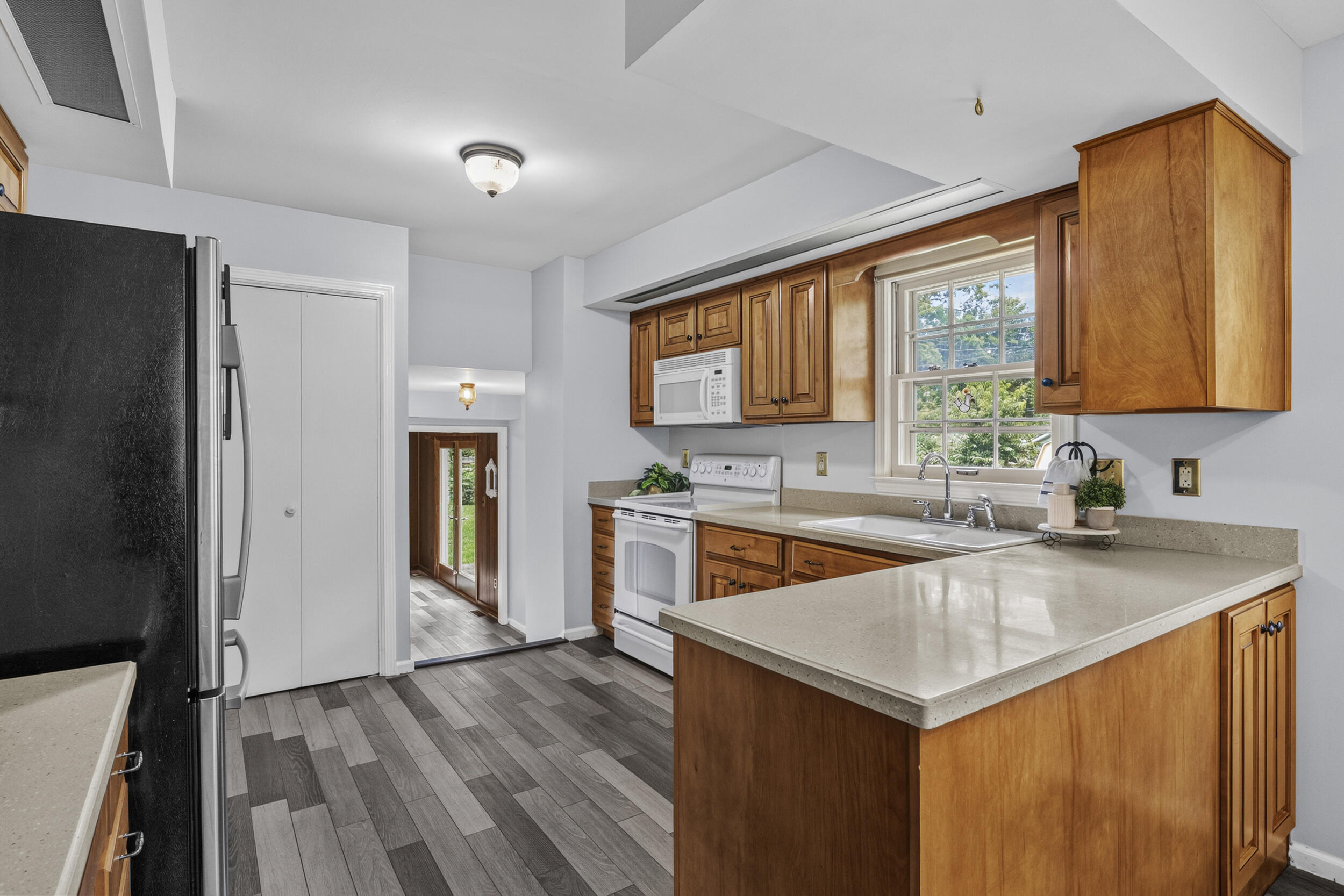 105 Briarwood Road Property Photo 10