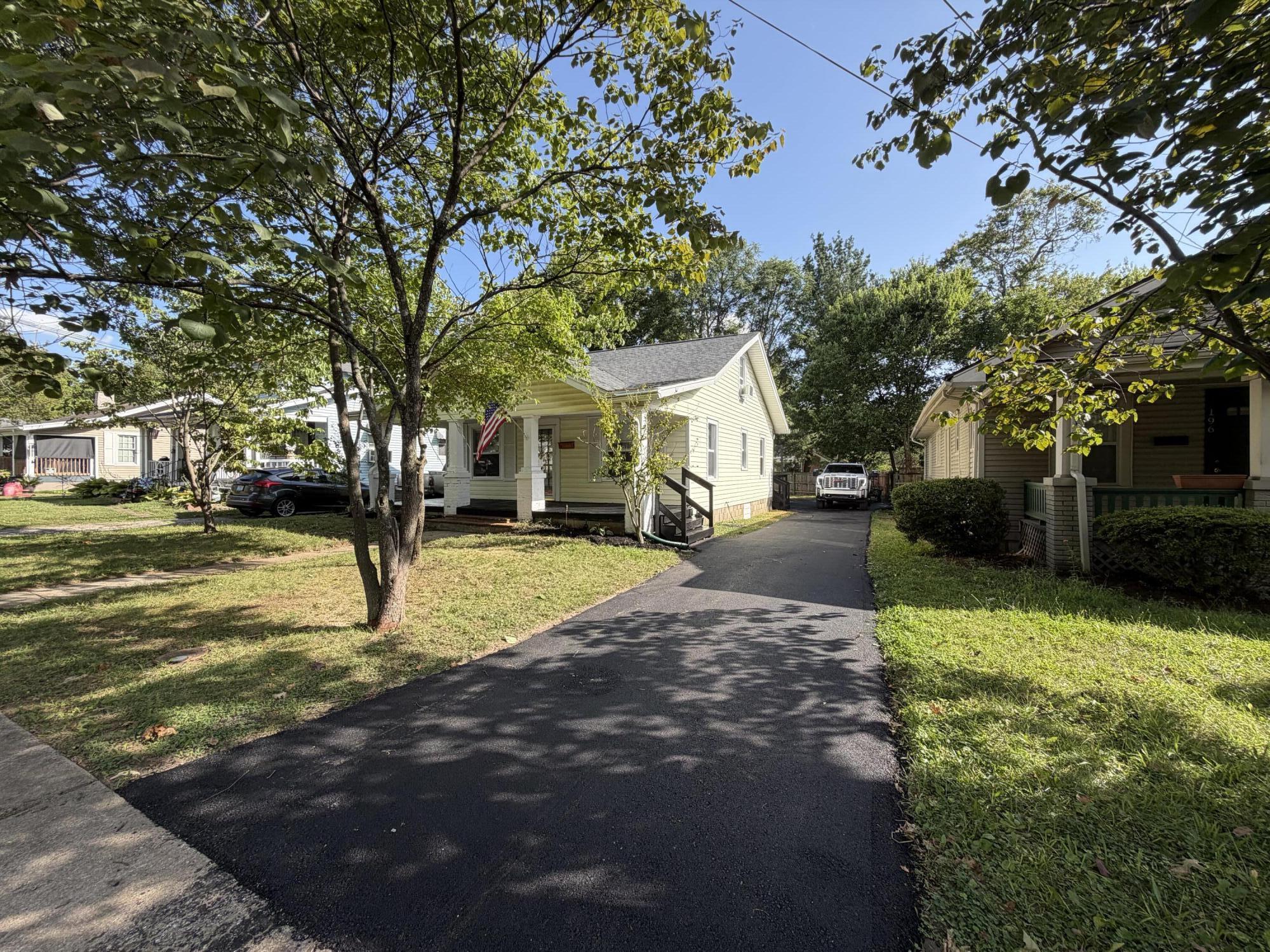 194 Rosemont Property Photo 4