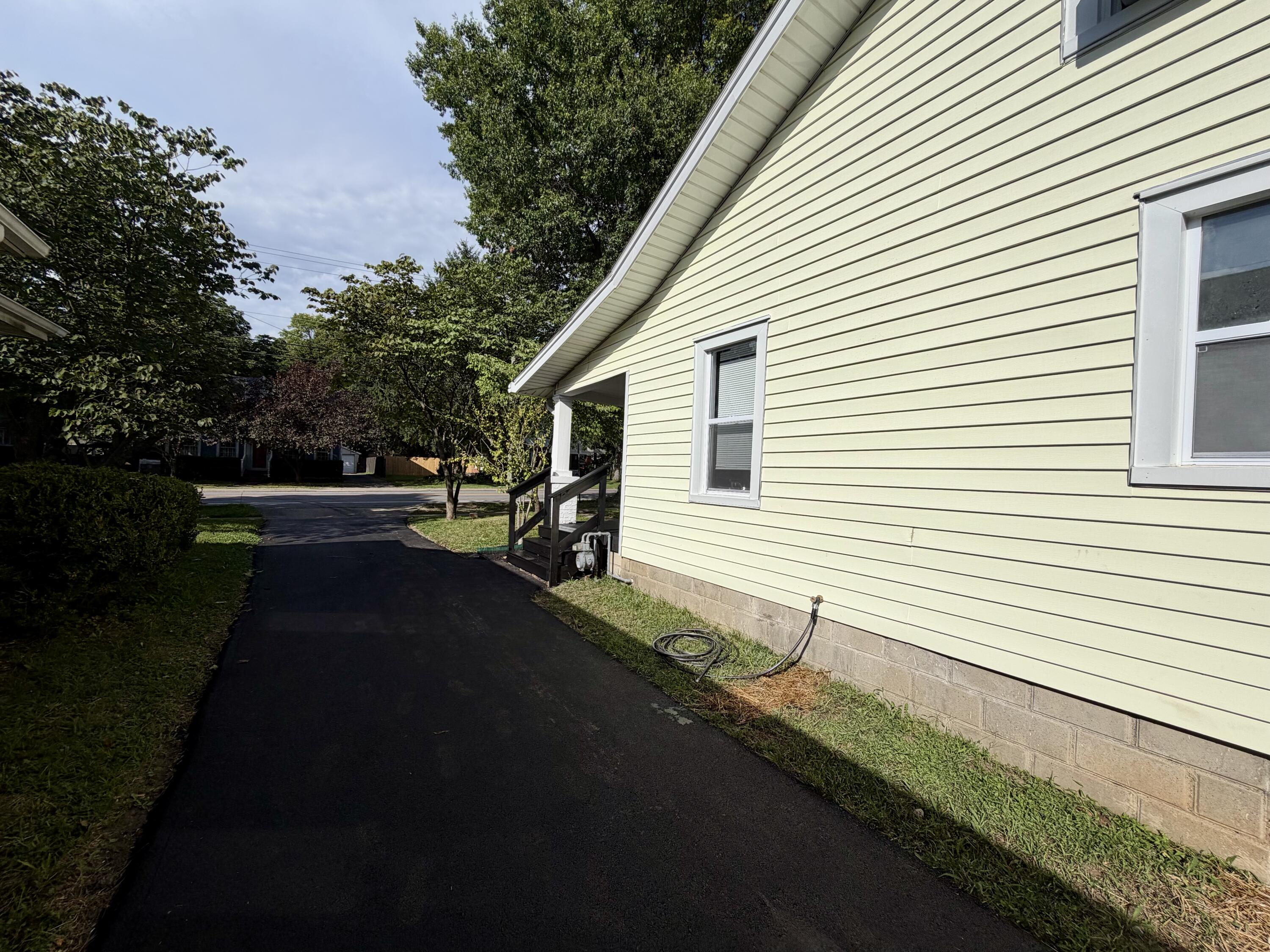 194 Rosemont Property Photo 5