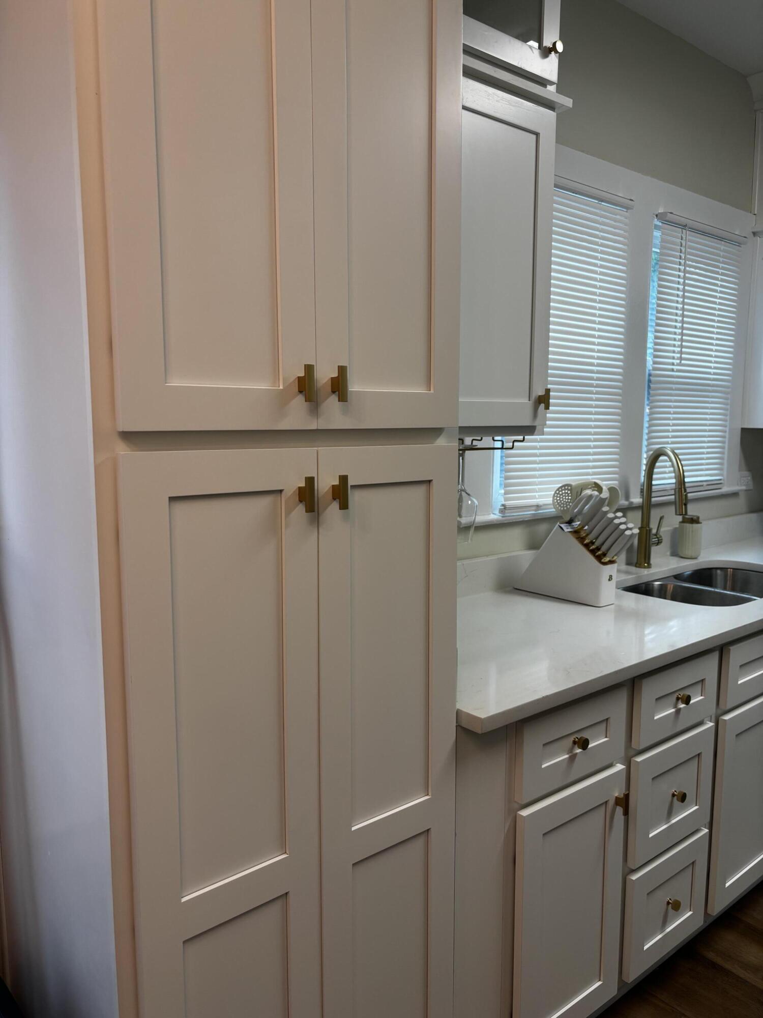 194 Rosemont Property Photo 9