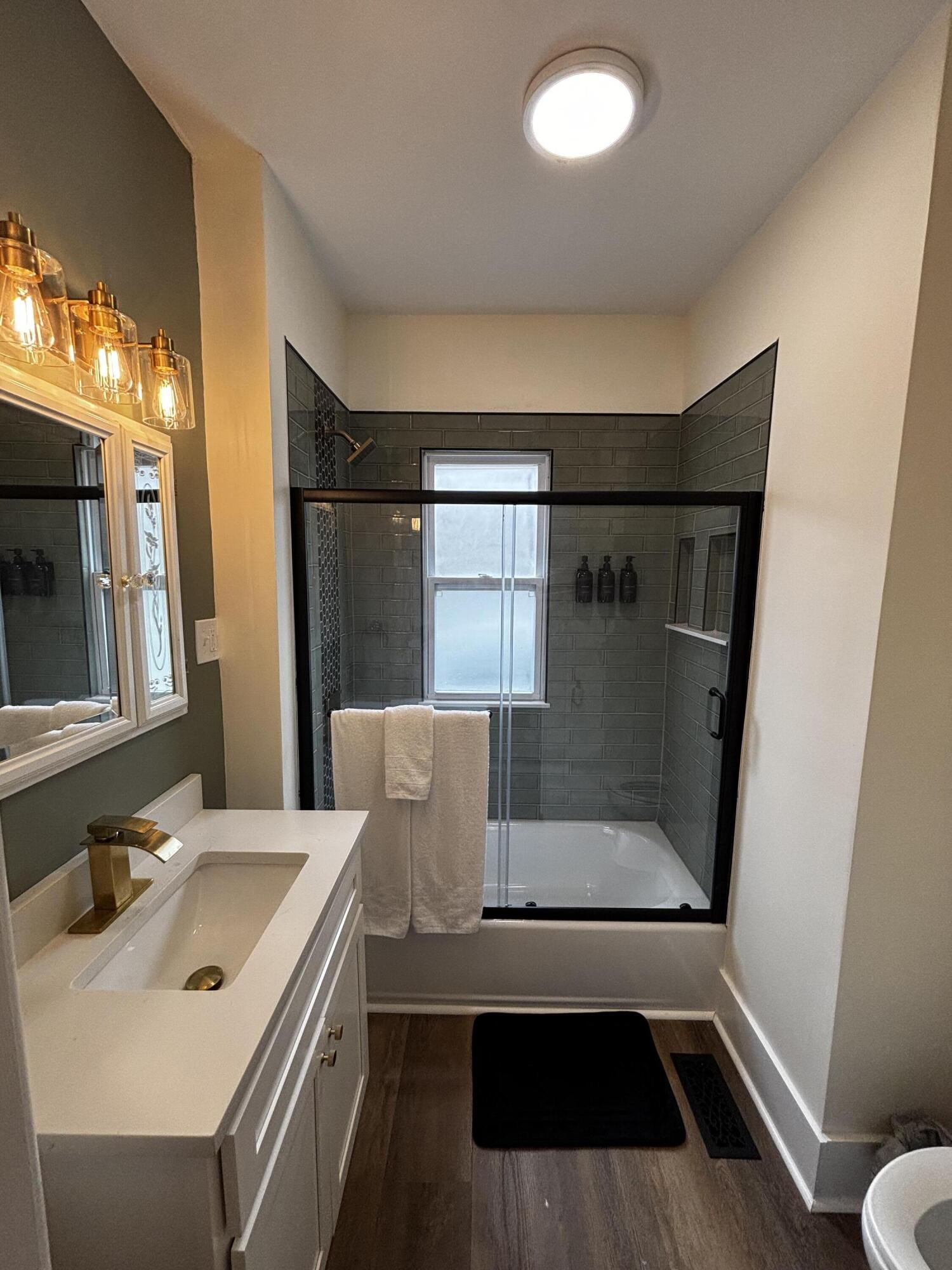 194 Rosemont Property Photo 15