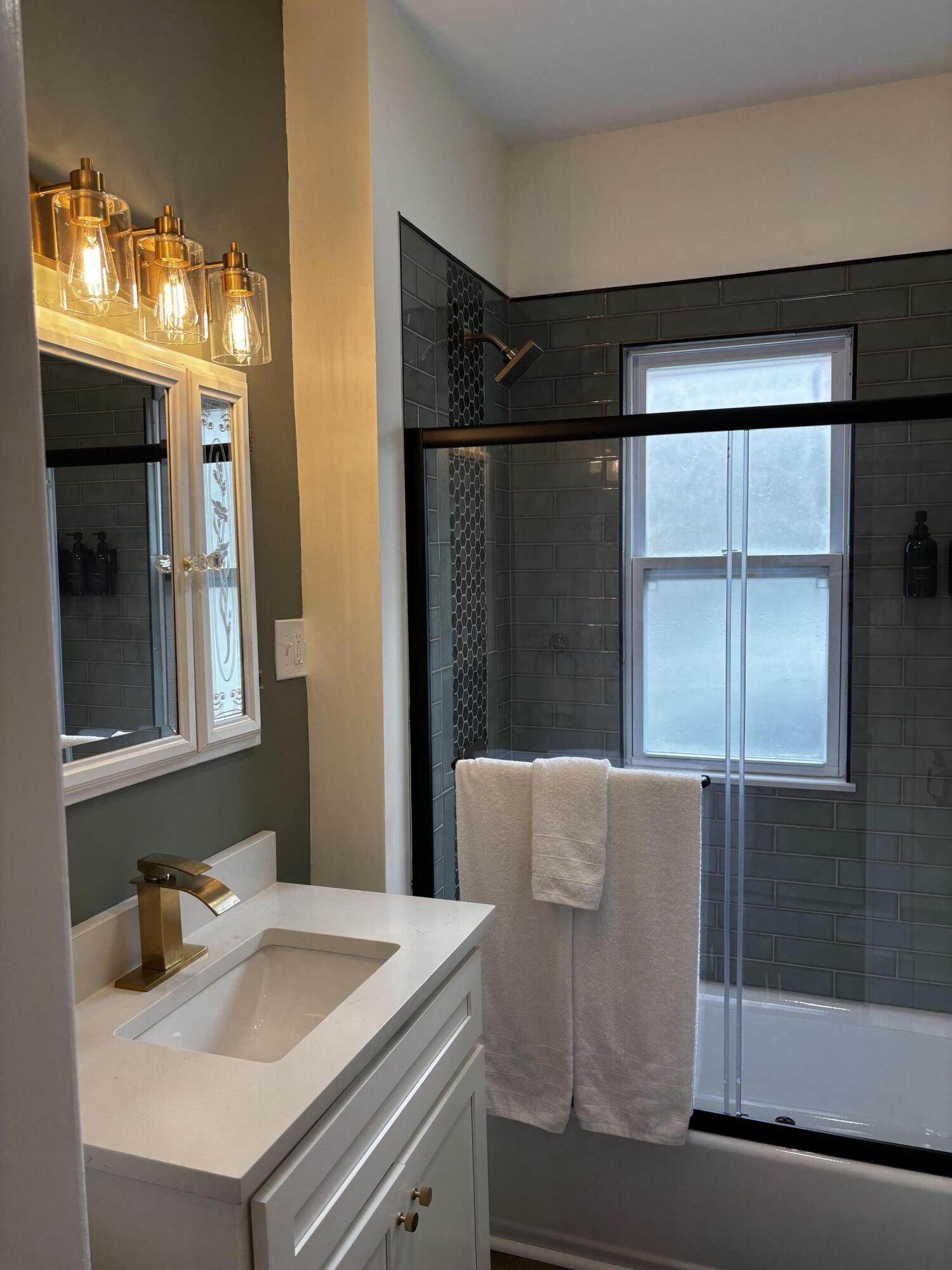 194 Rosemont Property Photo 16