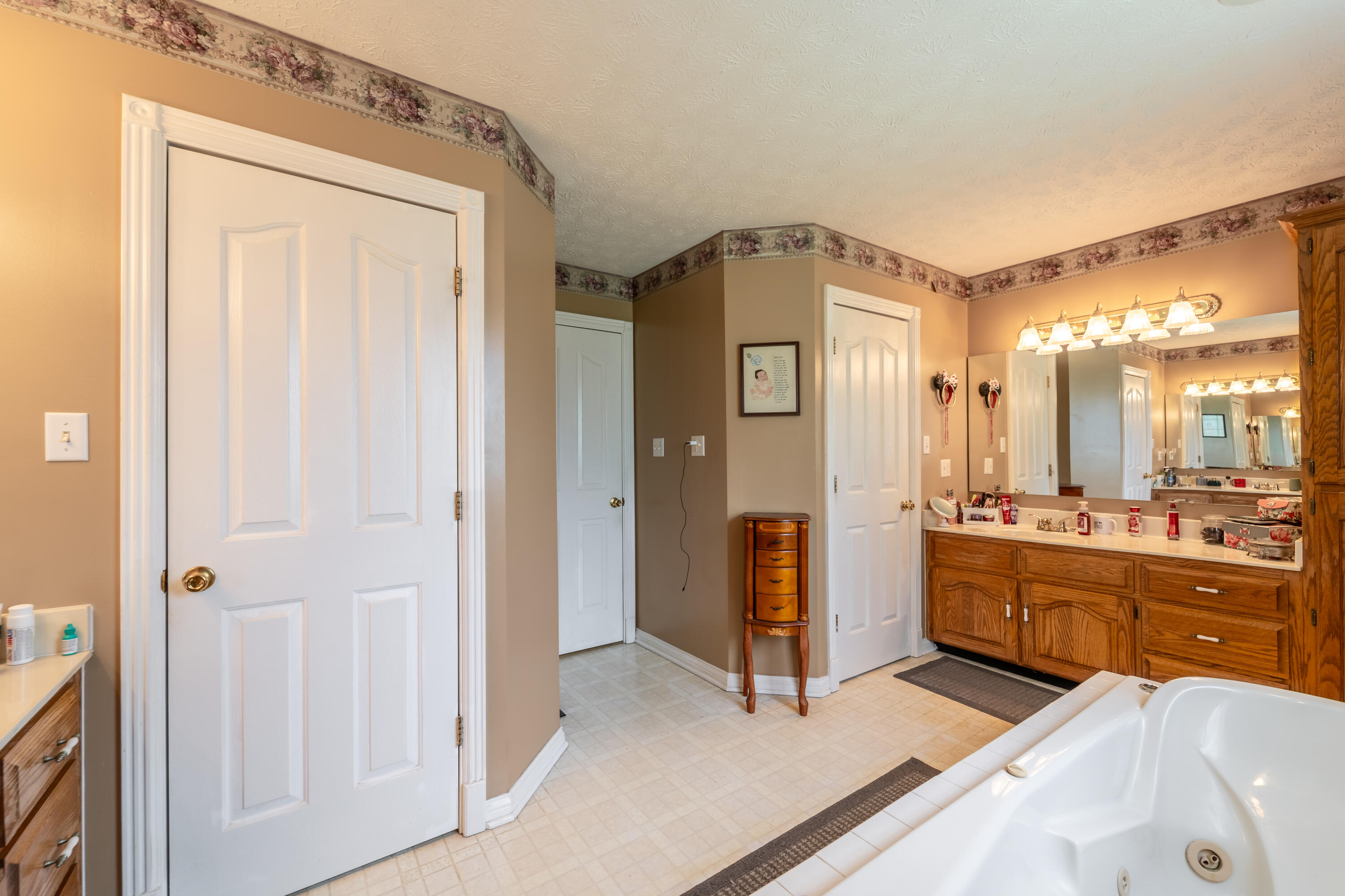 106 Baker Street Property Photo 18