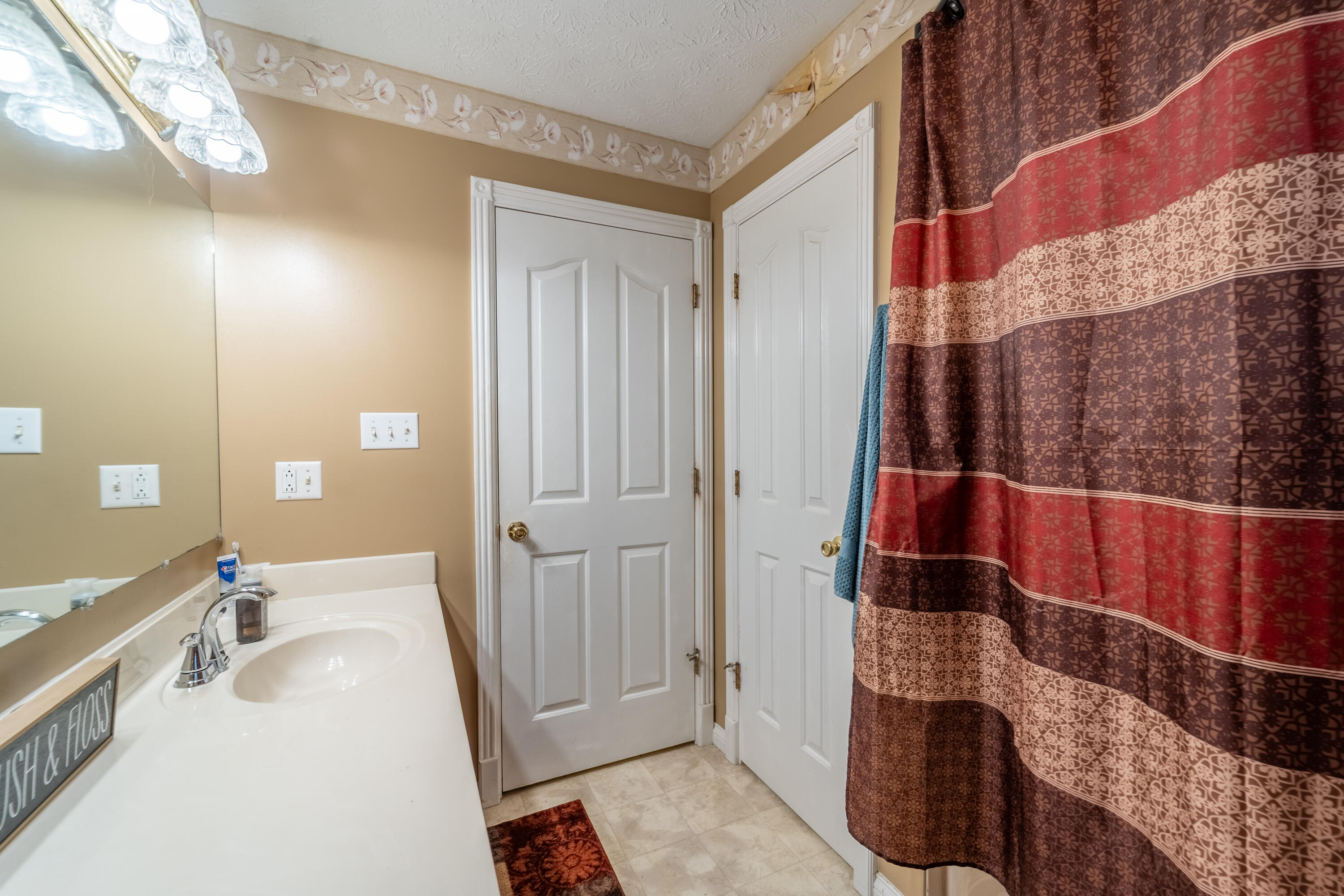 106 Baker Street Property Photo 23