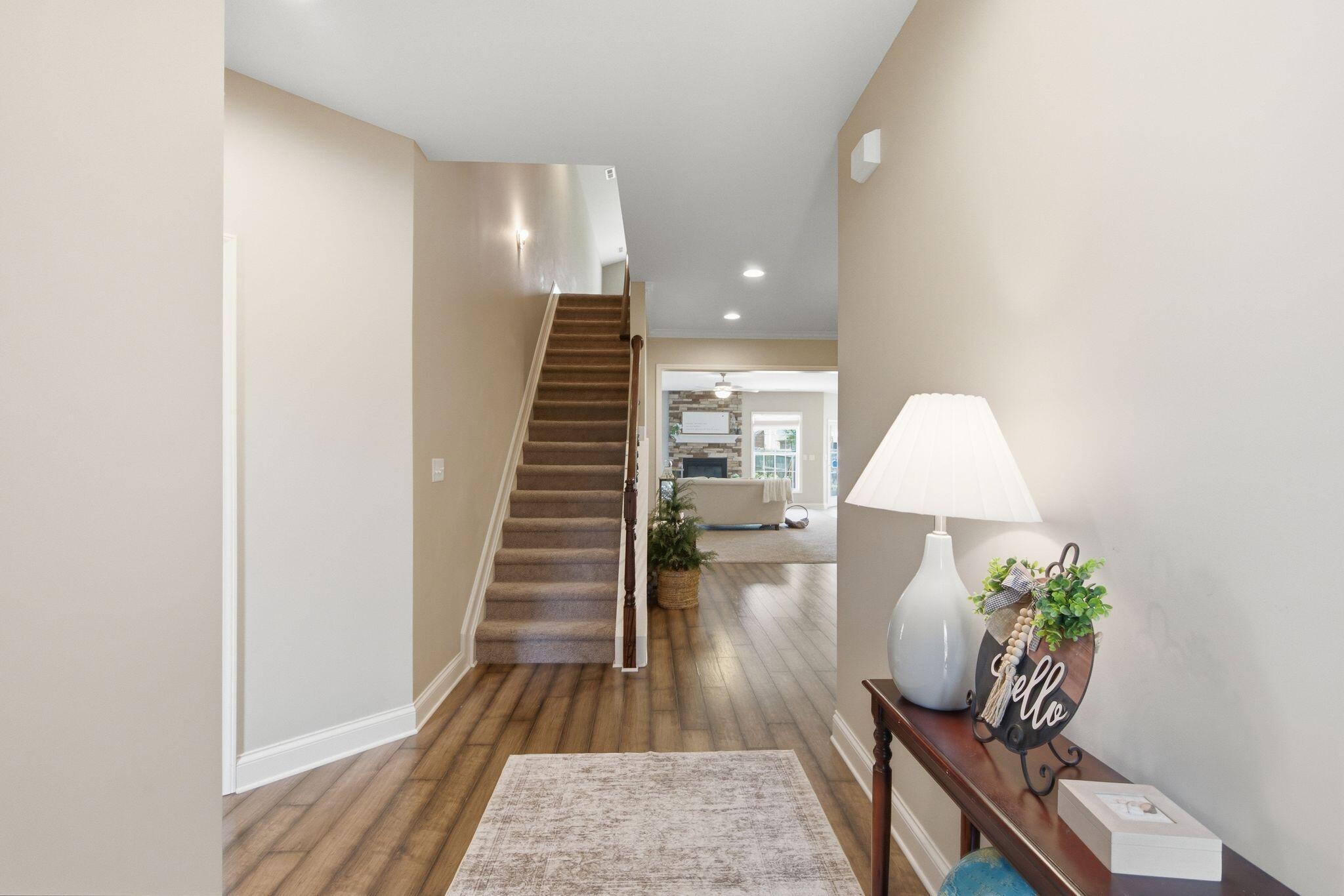 325 Gleneagles Way Property Photo 6