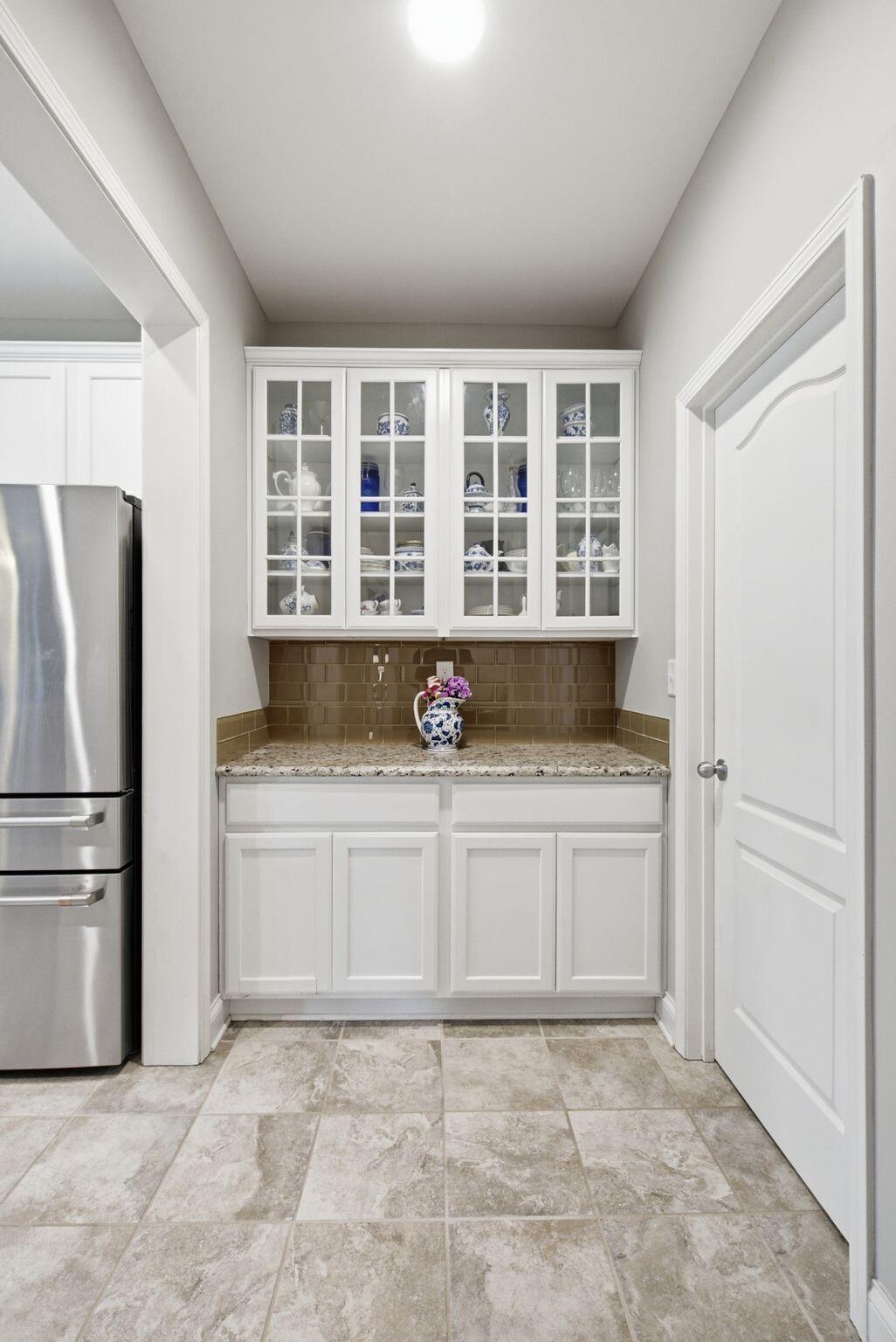325 Gleneagles Way Property Photo 25