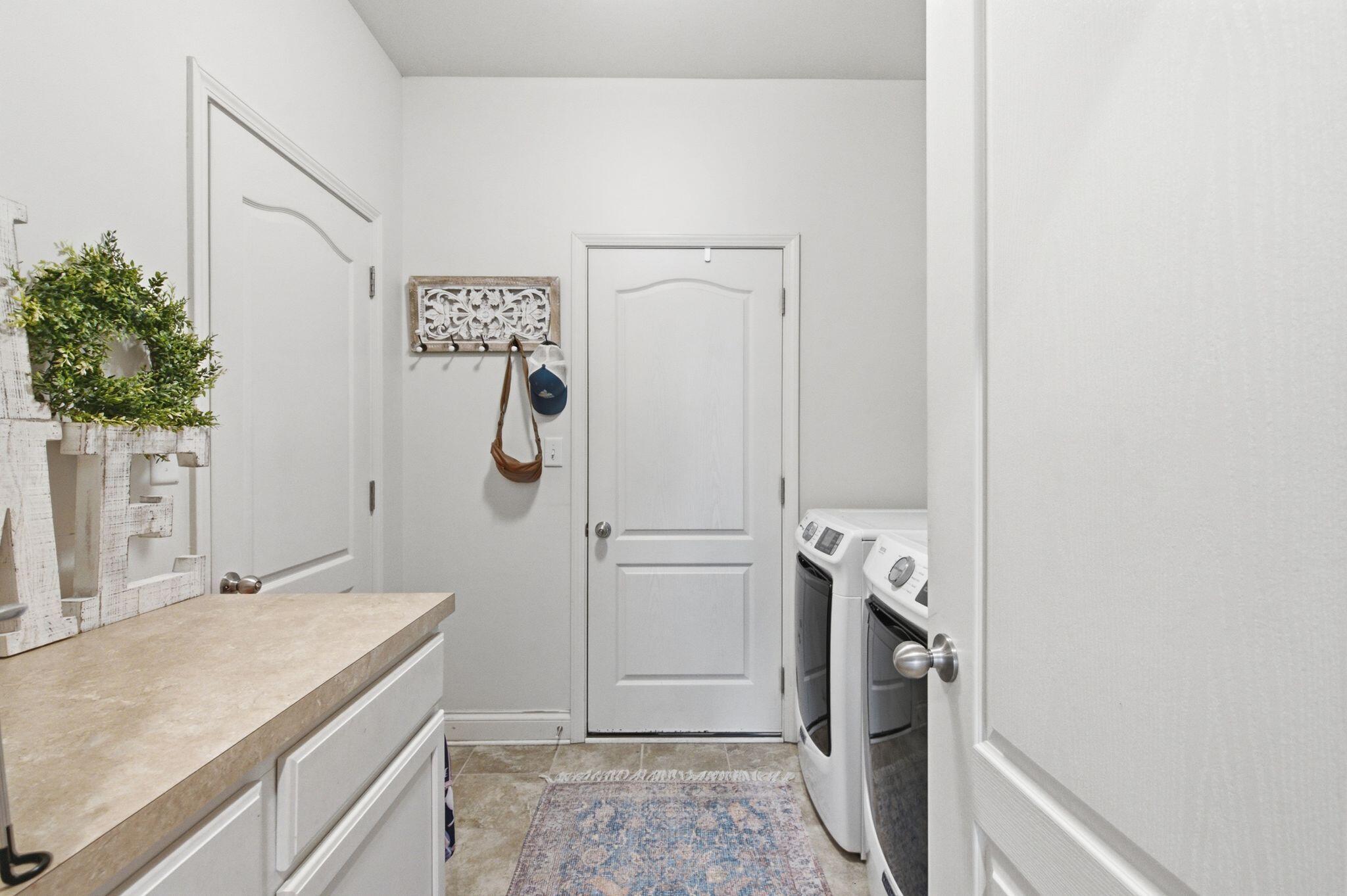 325 Gleneagles Way Property Photo 26