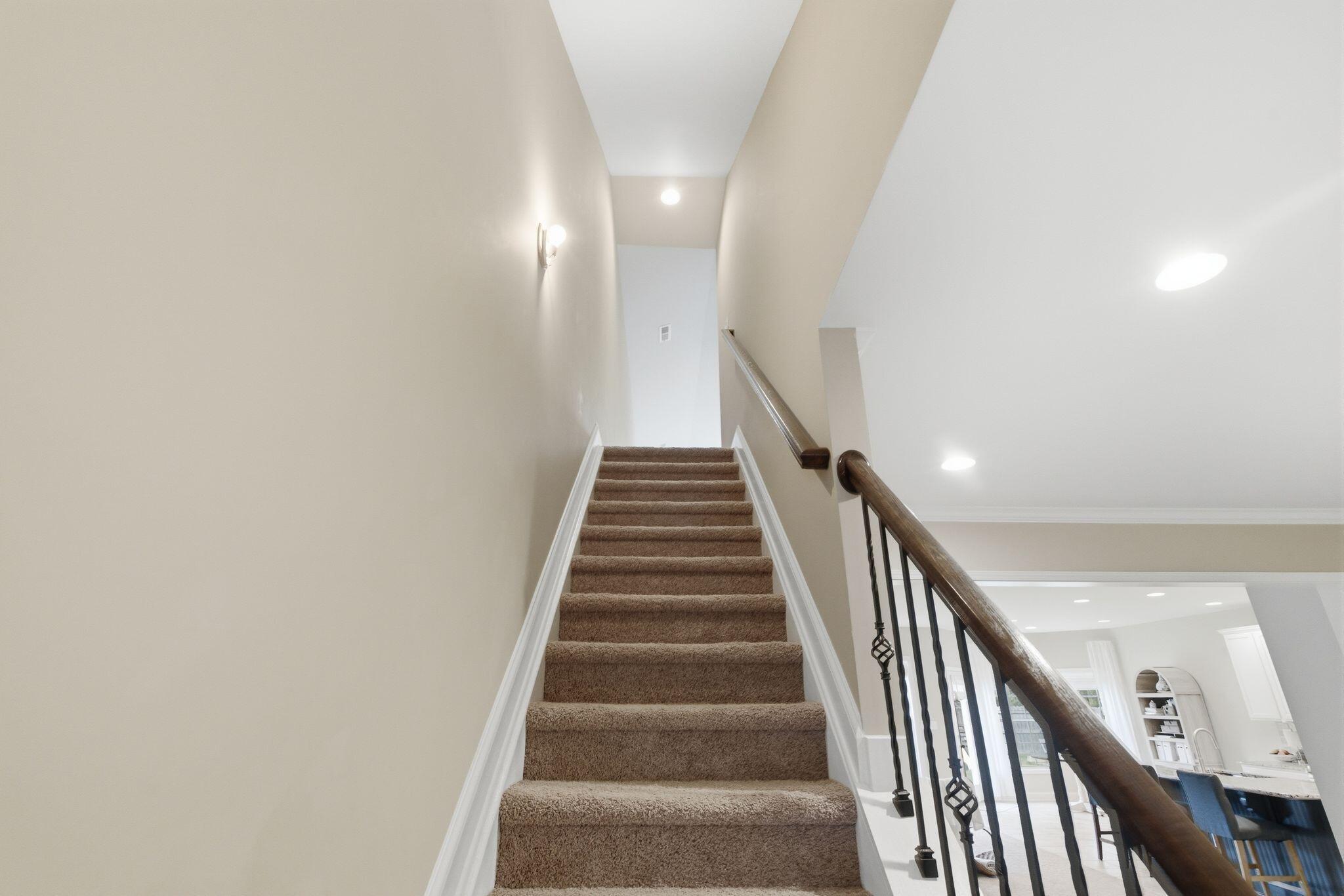 325 Gleneagles Way Property Photo 34