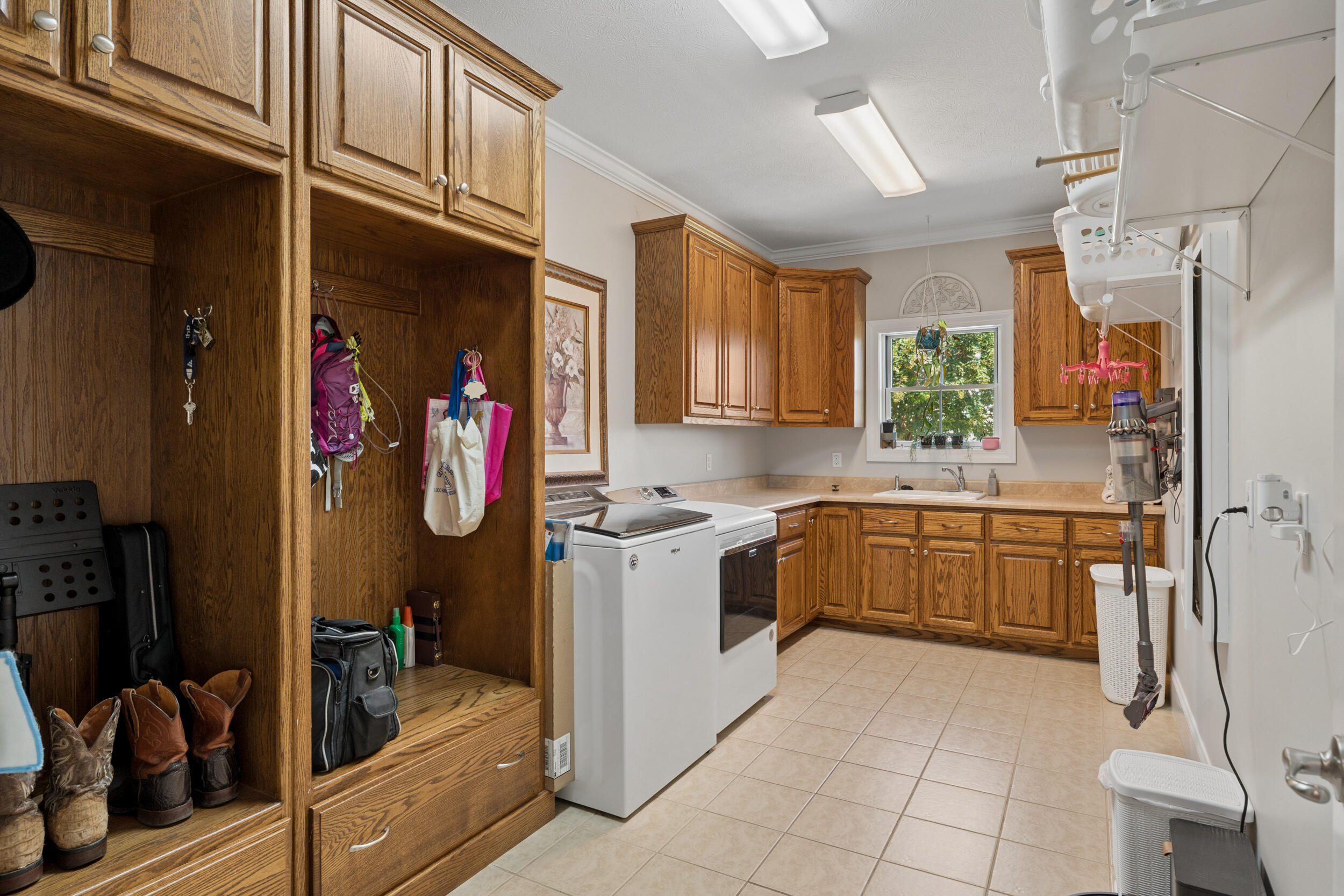 409 Holly Lane Property Photo 33