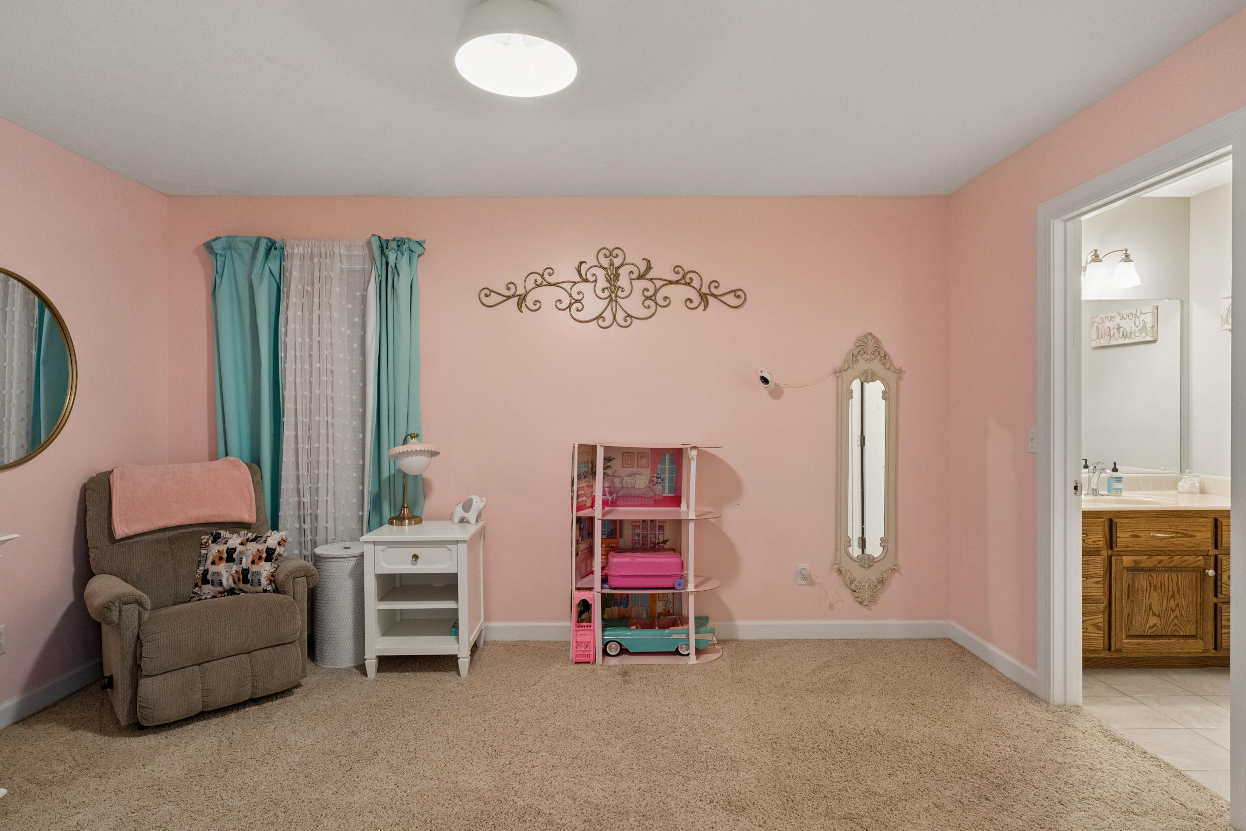 409 Holly Lane Property Photo 41