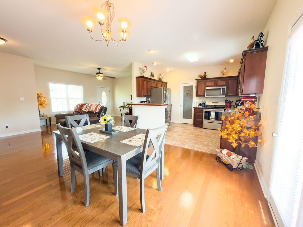 104 Nesting Court Property Photo 6
