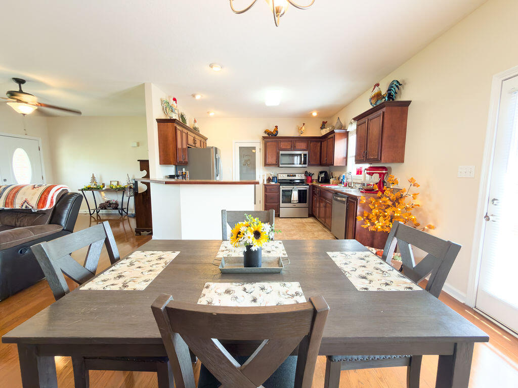 104 Nesting Court Property Photo 9