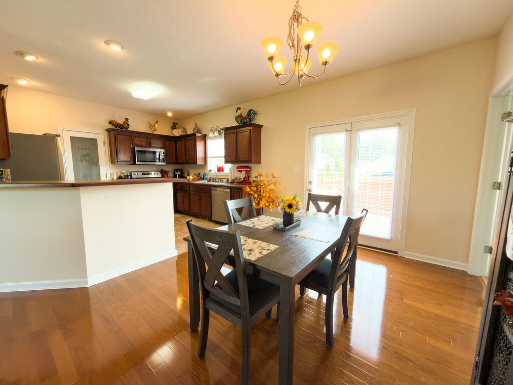 104 Nesting Court Property Photo 10