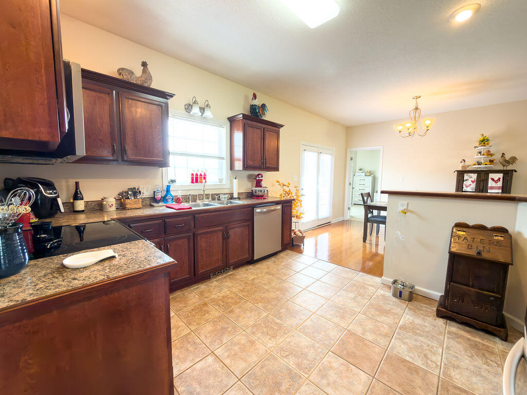 104 Nesting Court Property Photo 11