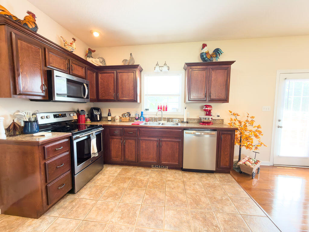 104 Nesting Court Property Photo 13