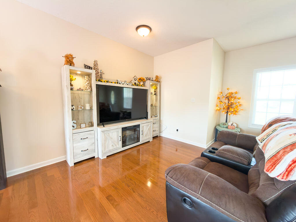 104 Nesting Court Property Photo 18