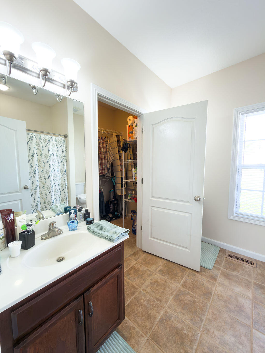 104 Nesting Court Property Photo 26