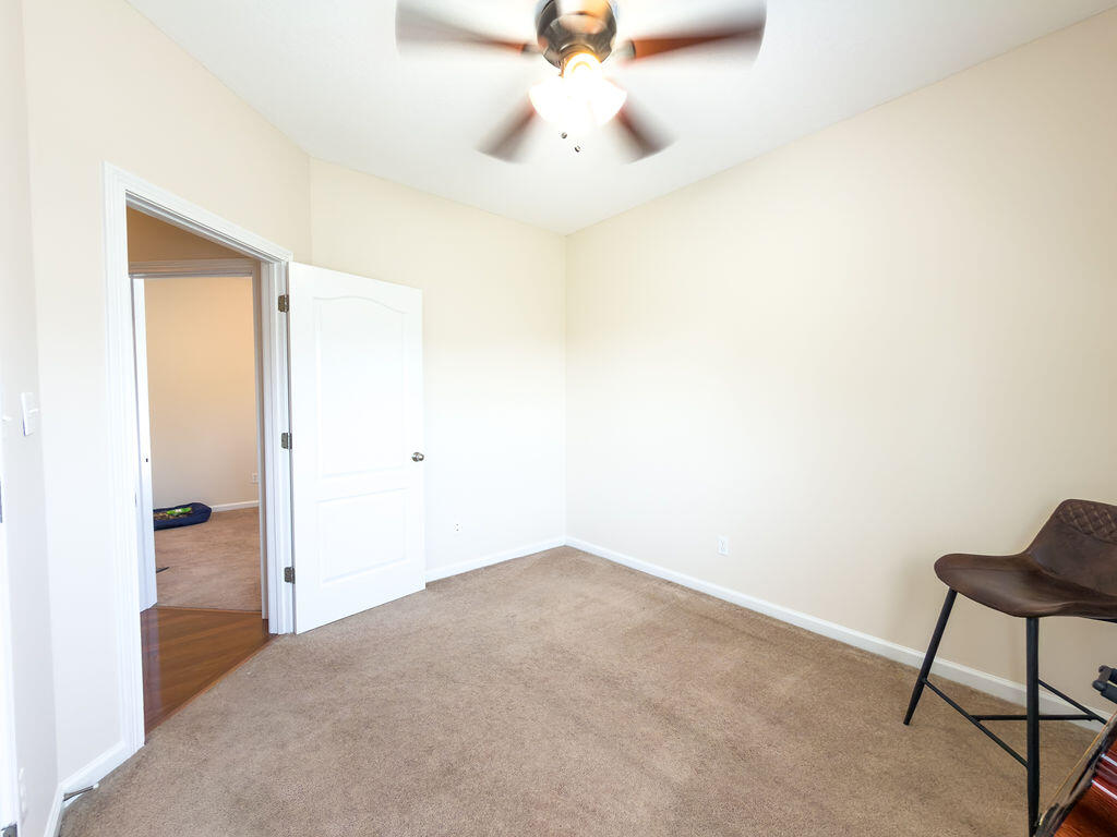 104 Nesting Court Property Photo 32
