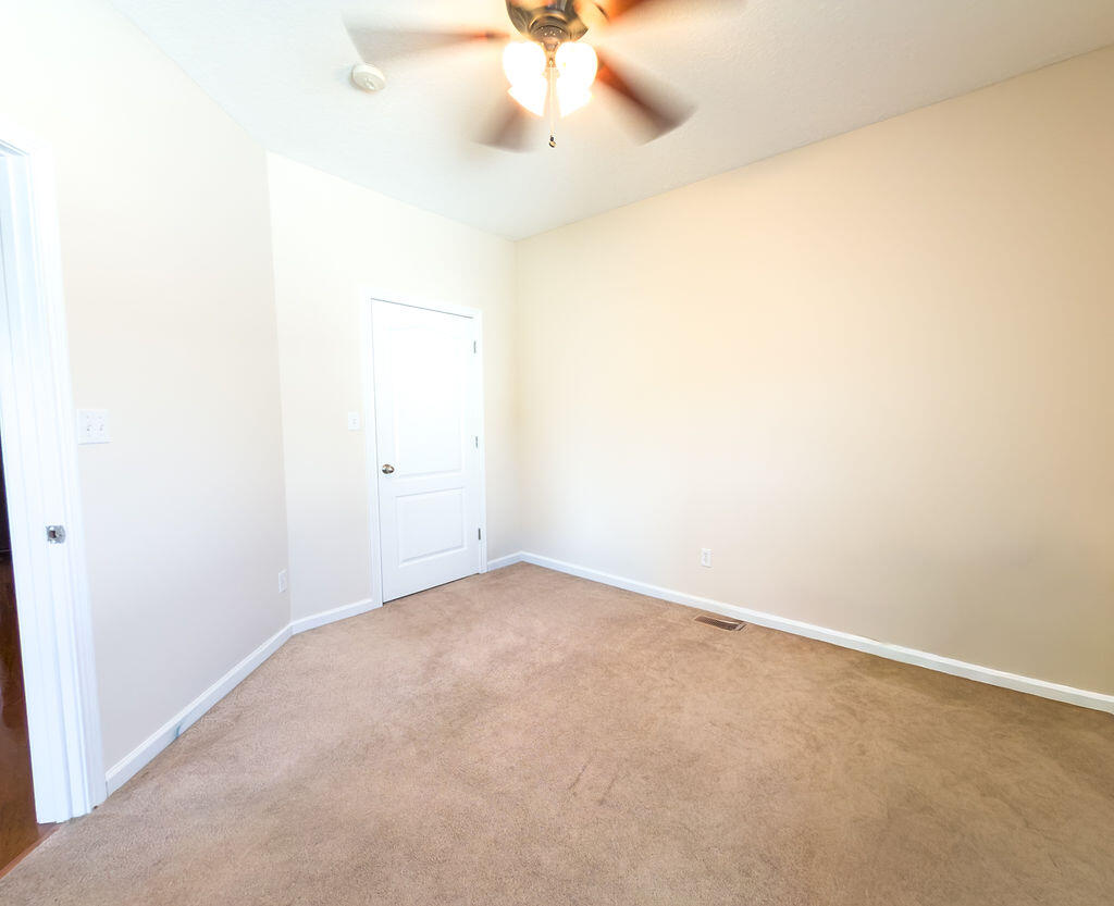 104 Nesting Court Property Photo 37