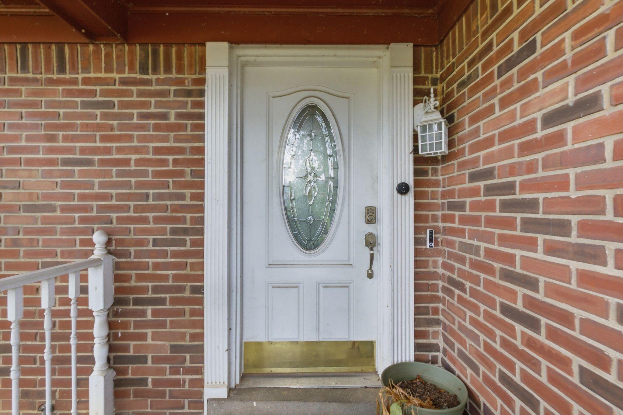 9906 Chapel Hill Road Property Photo 6