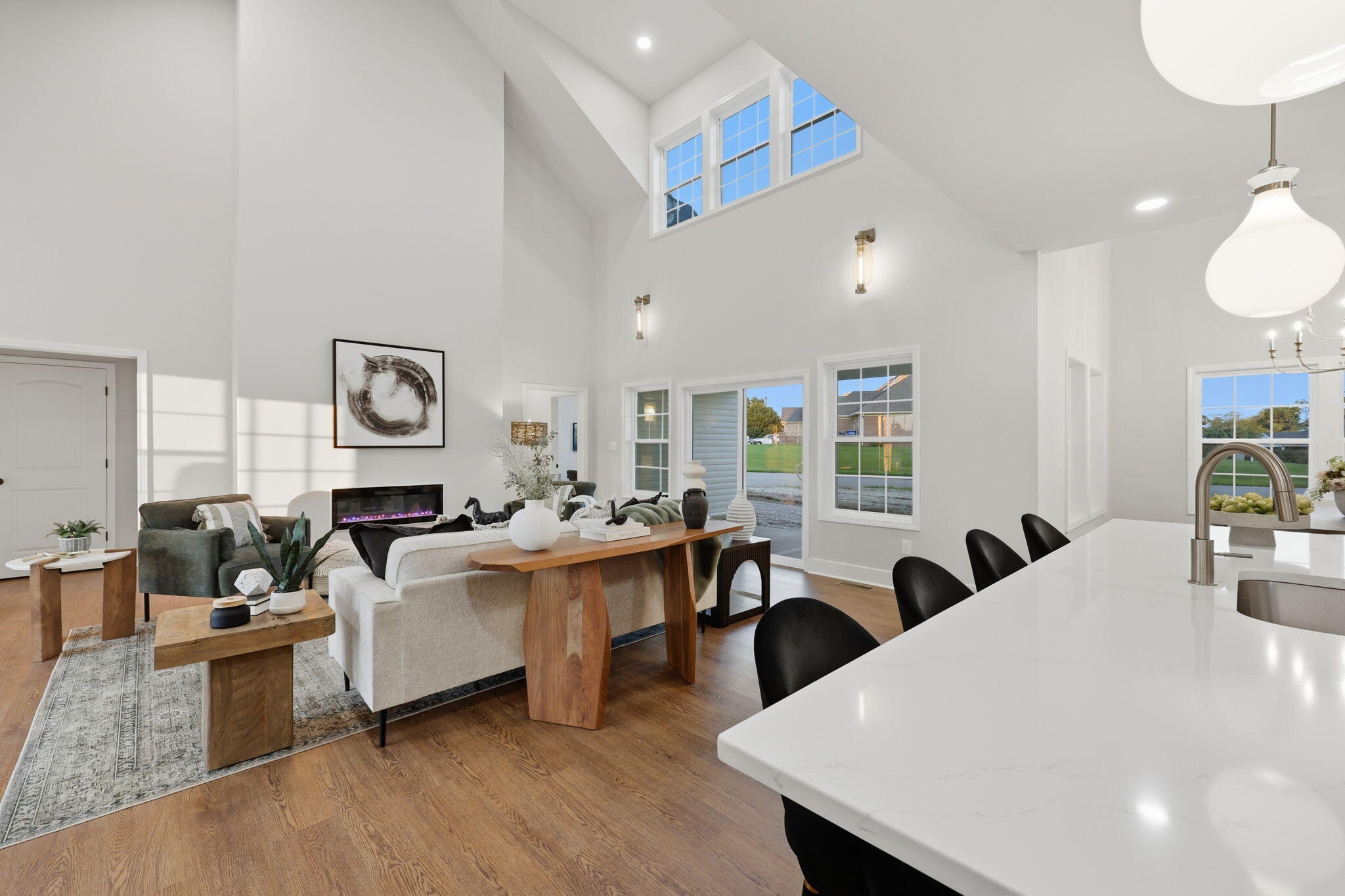 410 Fairholme Way Property Photo 3
