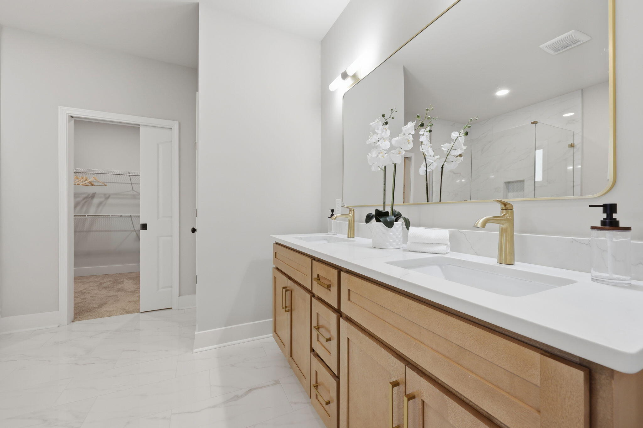 410 Fairholme Way Property Photo 6