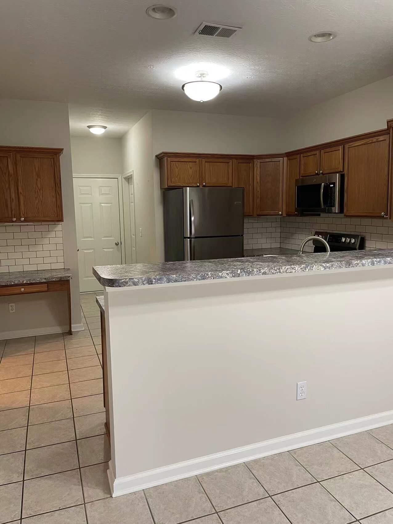 740 Rosslyns Dale Property Photo 10