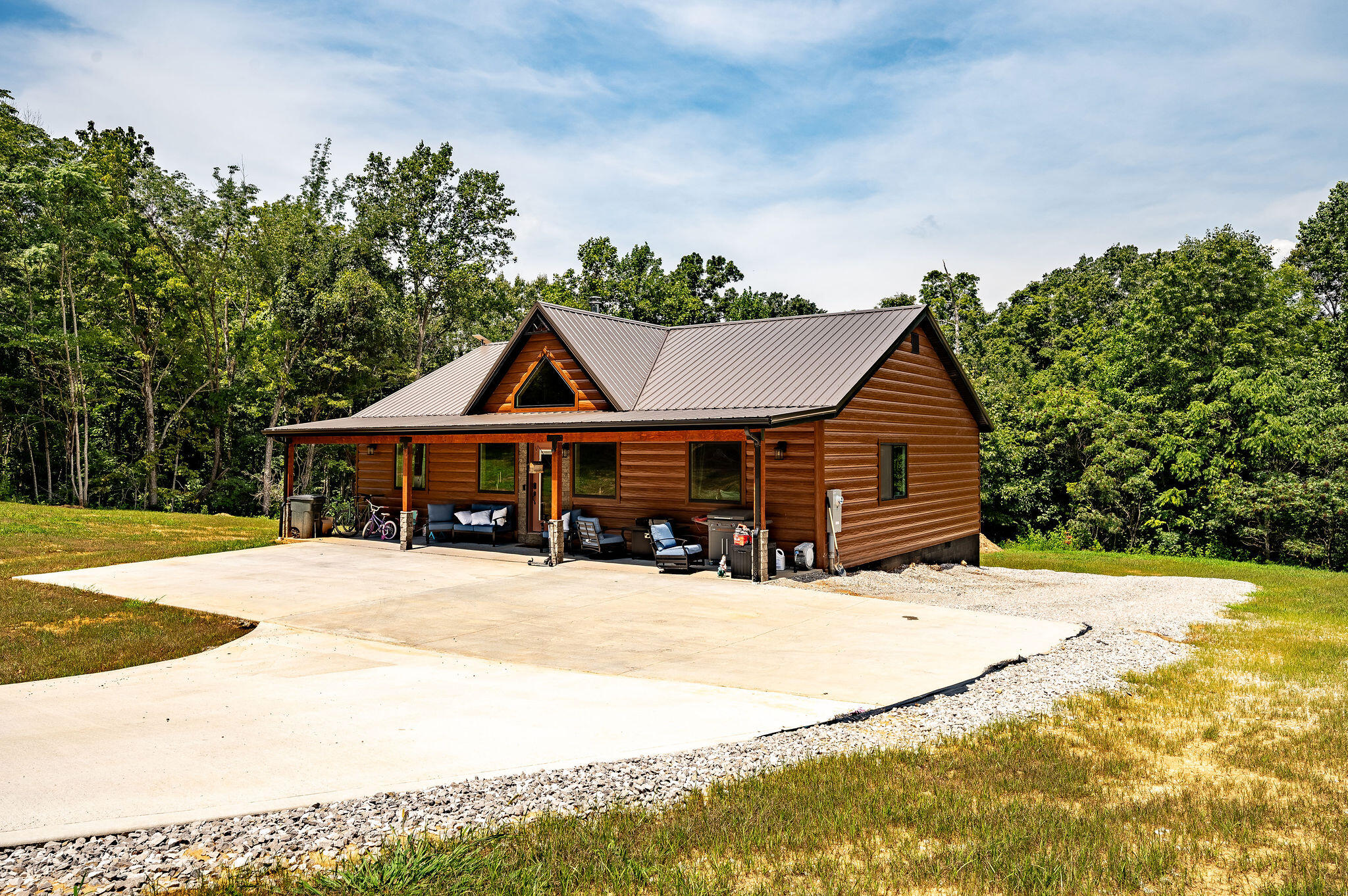1003 Hickory Point Drive Property Photo 3