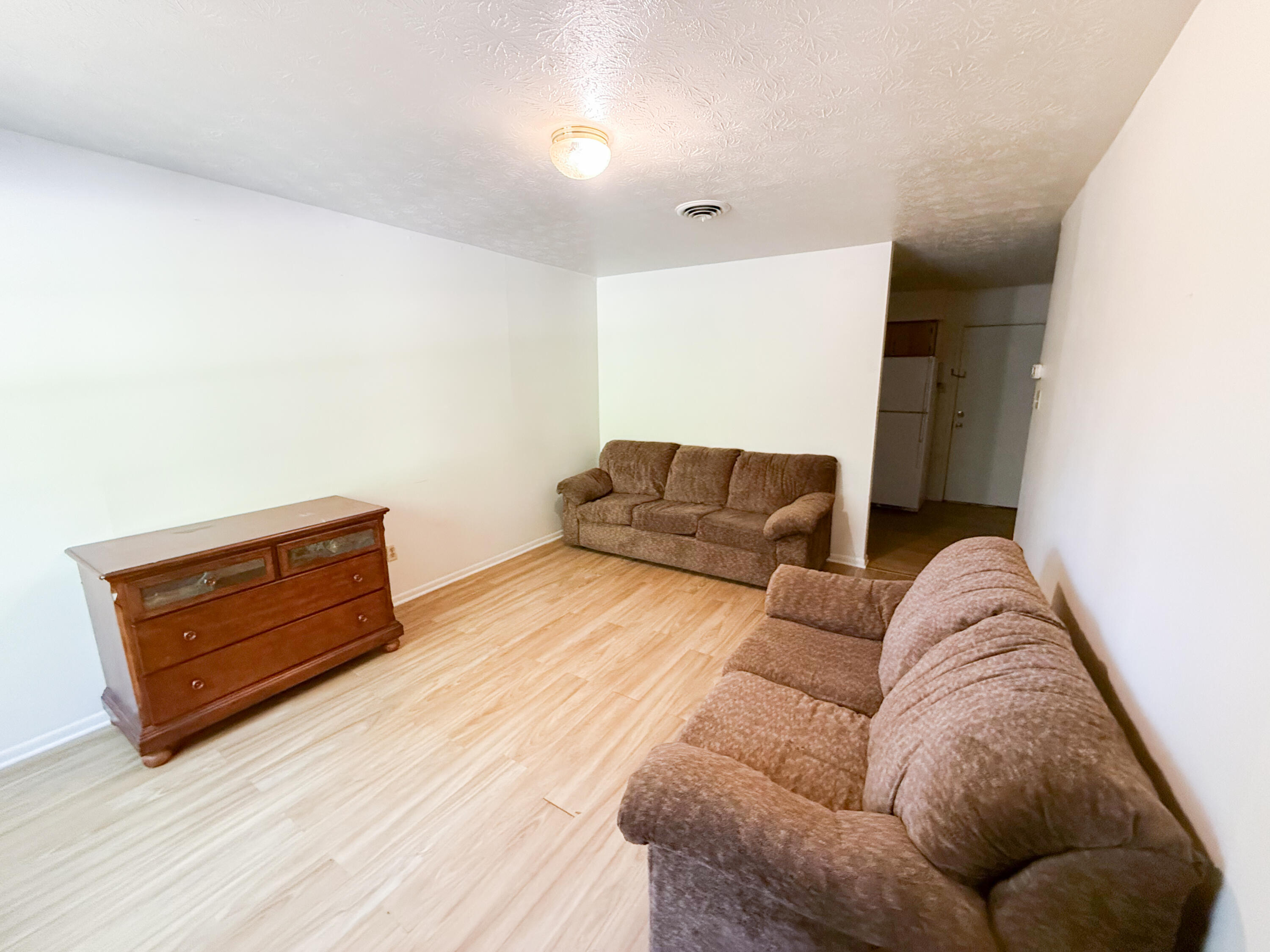105 Loveless Lane Property Photo 2
