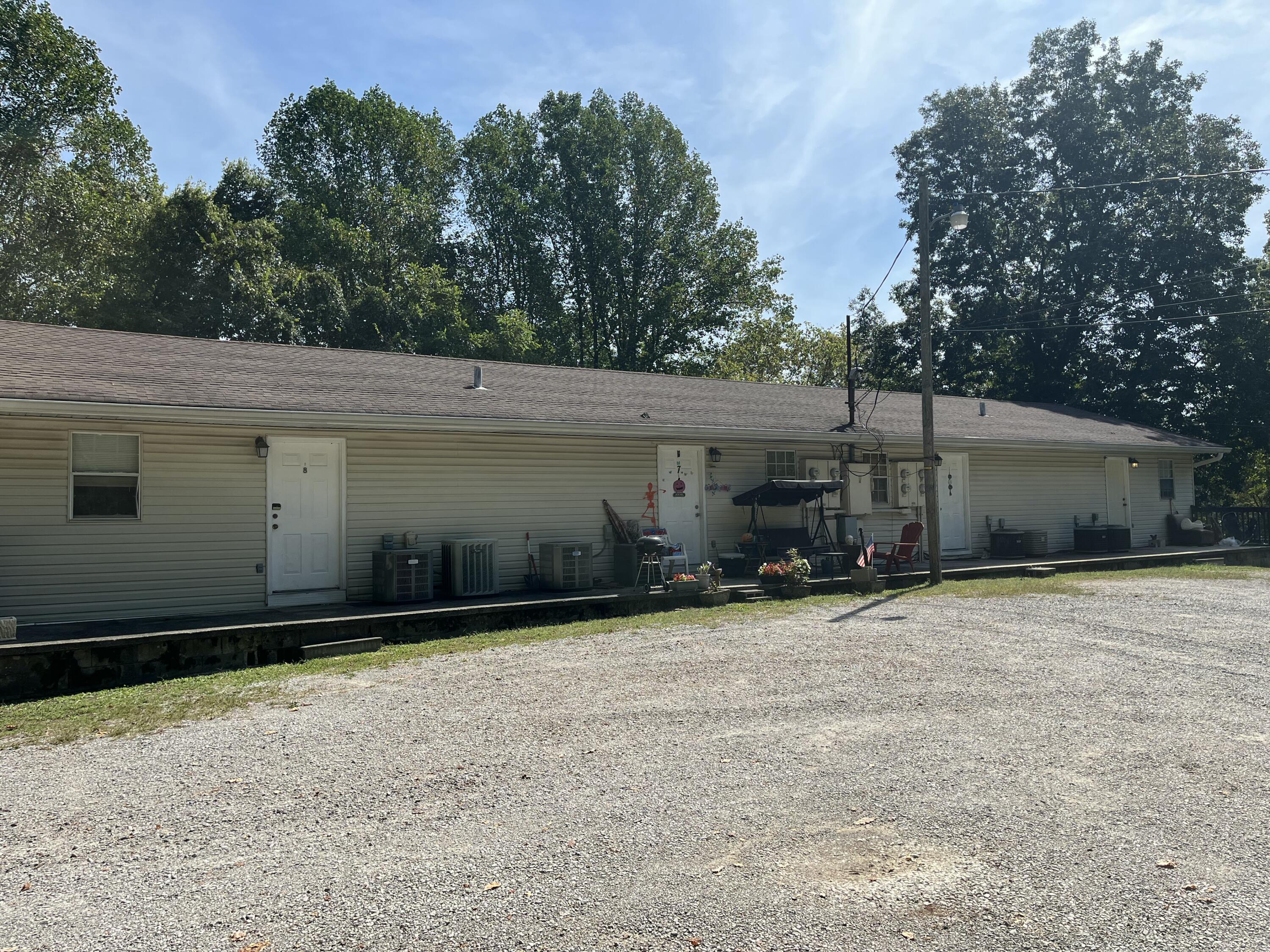 105 Loveless Lane Property Photo 8