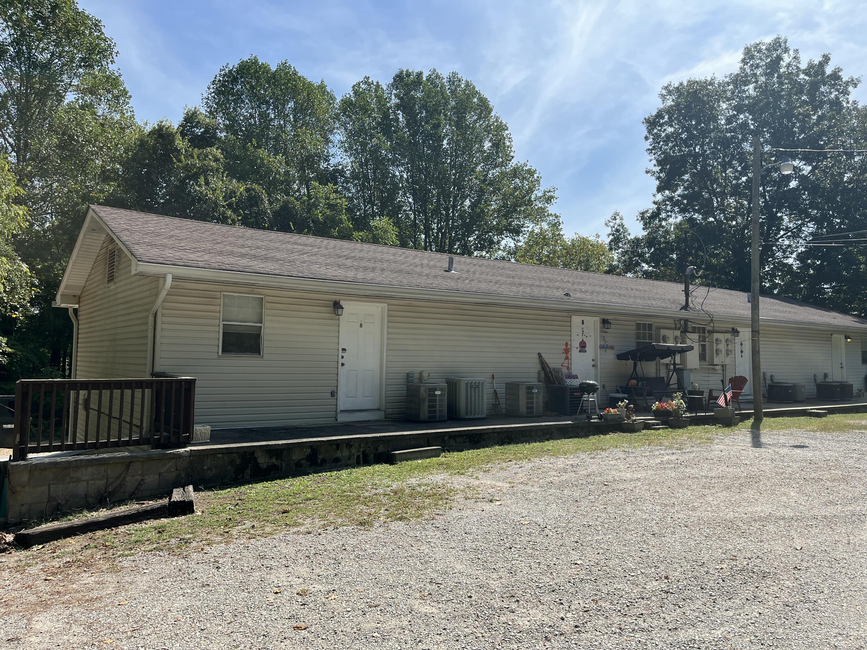 105 Loveless Lane Property Photo 10