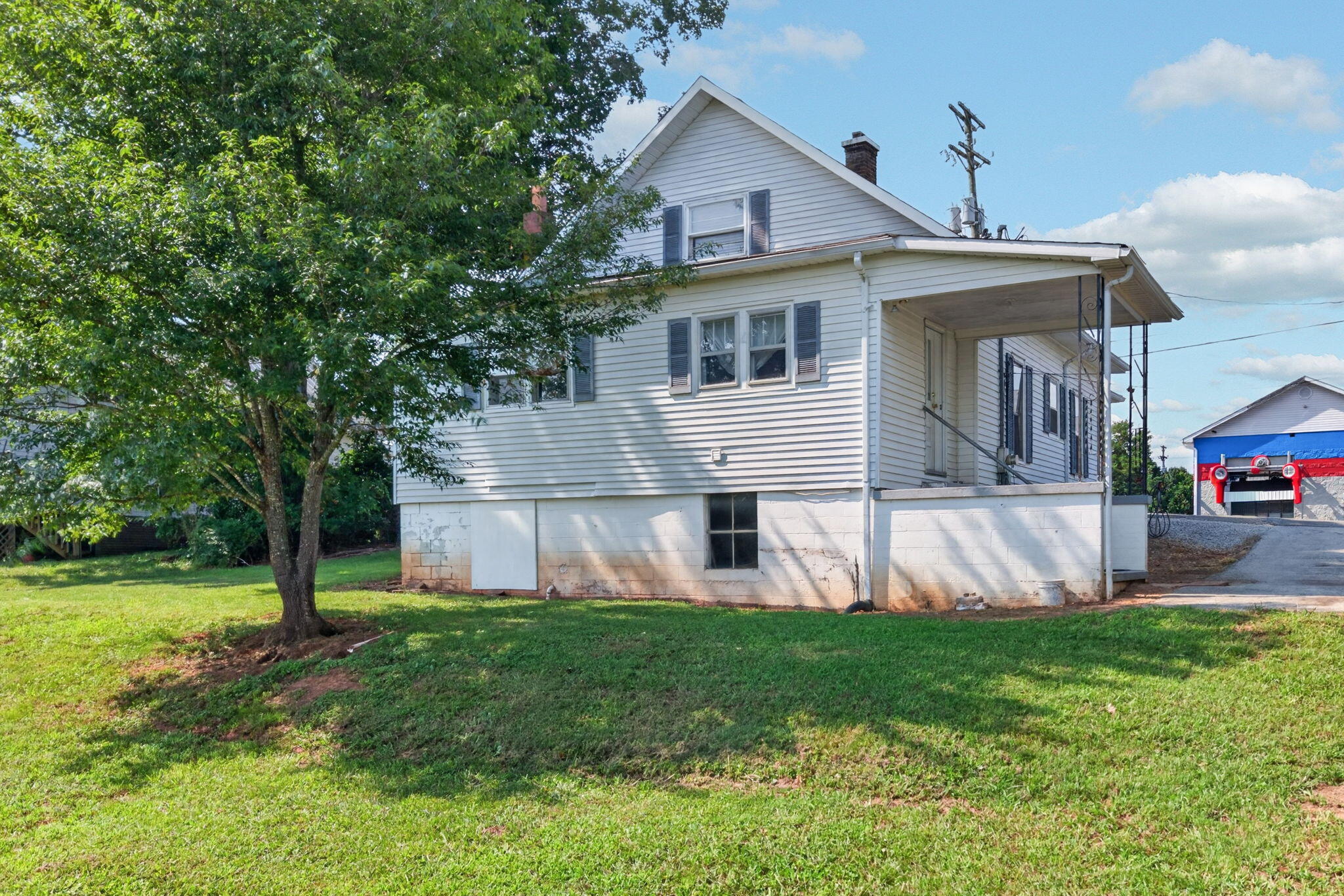 111 Maple Street Property Photo 5