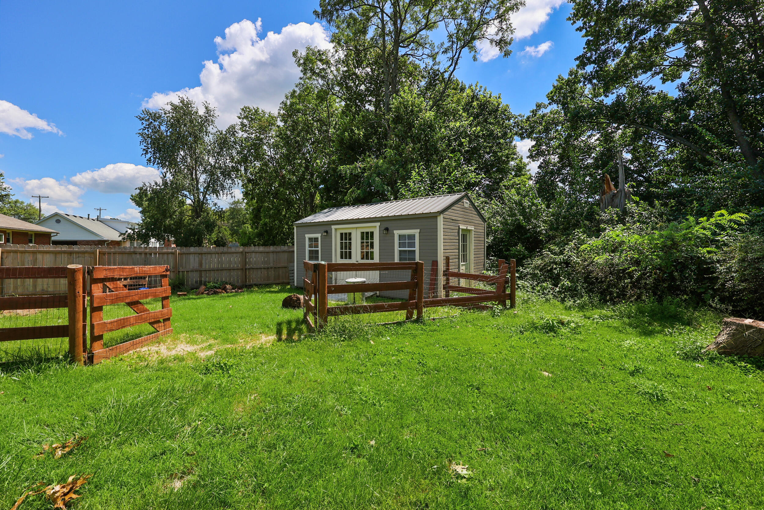 400 Hiawatha Trail Property Photo 37
