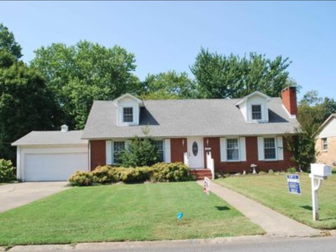 211 Fairlane Drive Property Photo 1