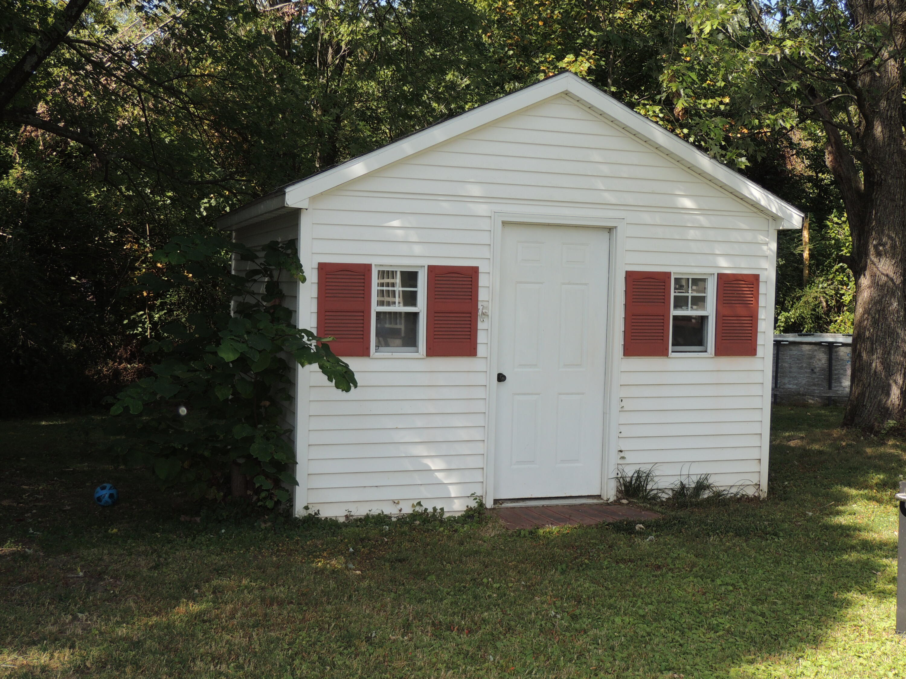 211 Fairlane Drive Property Photo 26
