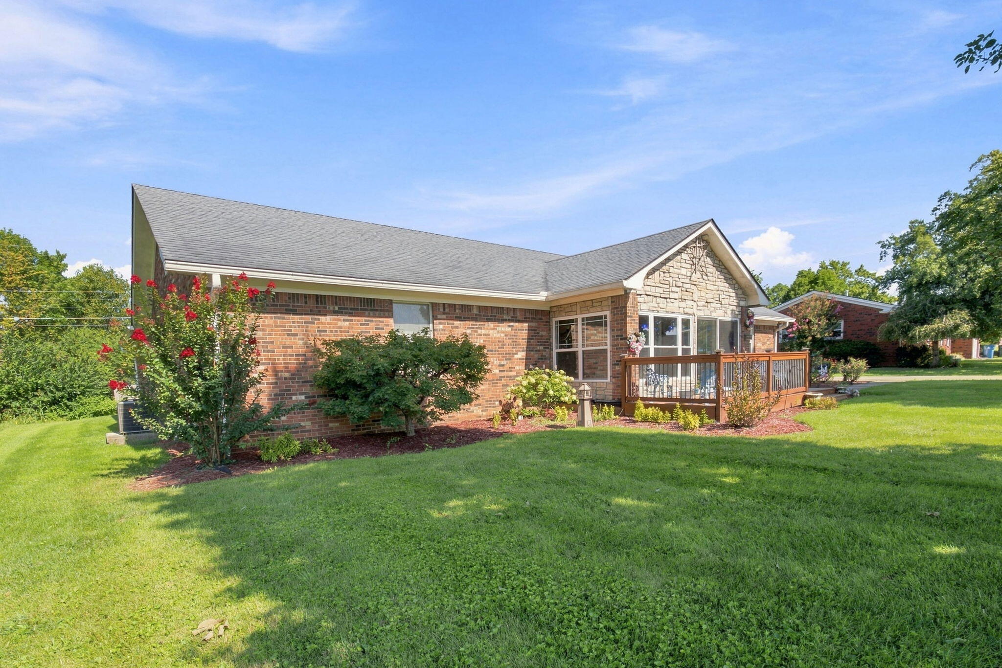 1111 Comanche Trail Property Photo 3