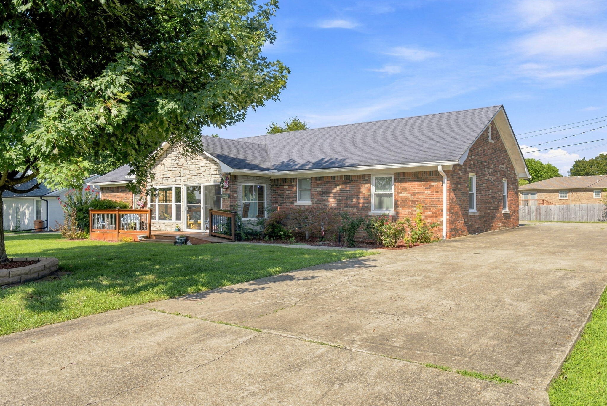 1111 Comanche Trail Property Photo 4