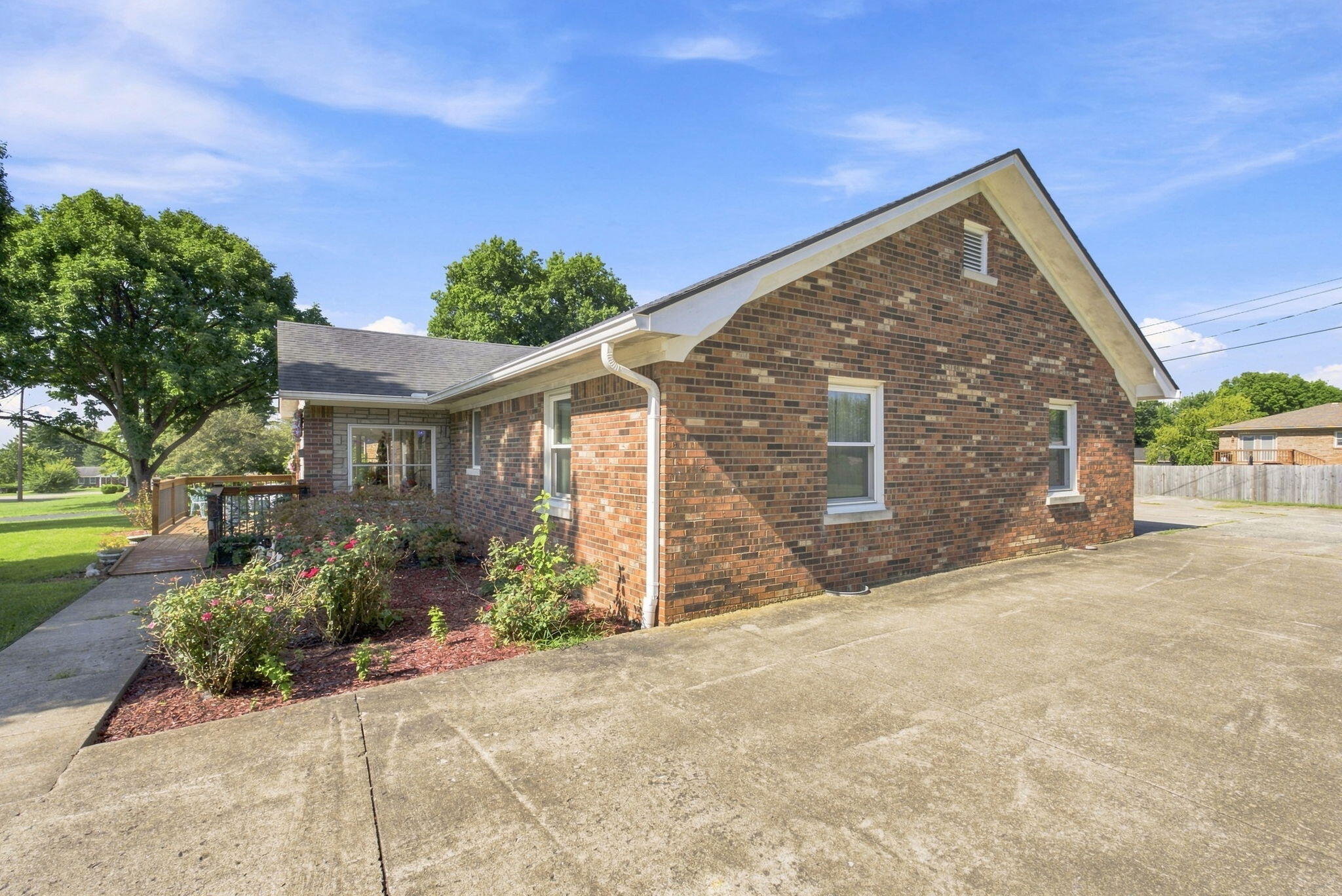 1111 Comanche Trail Property Photo 5